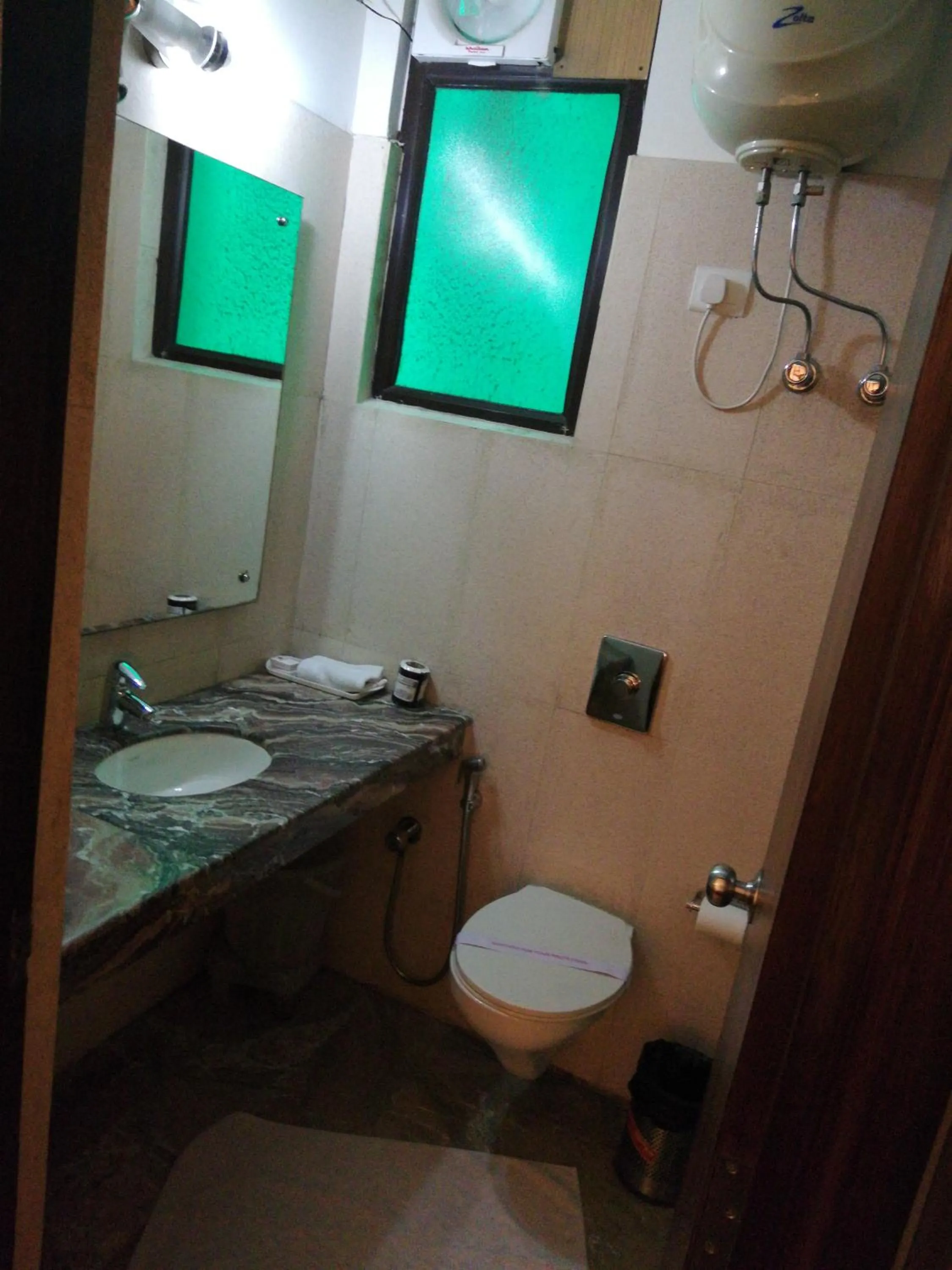 Bathroom in Inn Tawang Near B L Kapoor Hospital A Well Hygiene Hotel