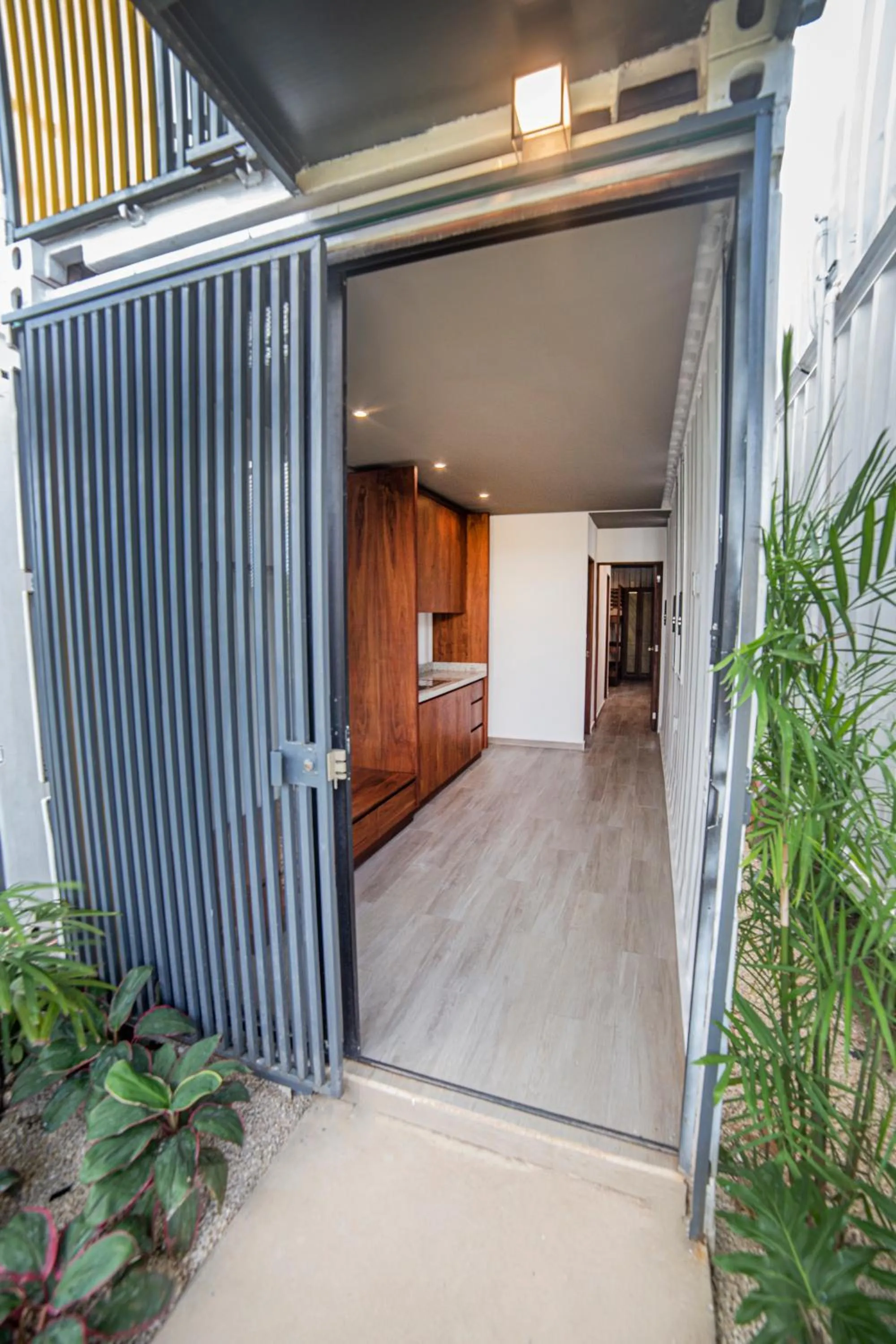 Facade/entrance in Containers Bacalar