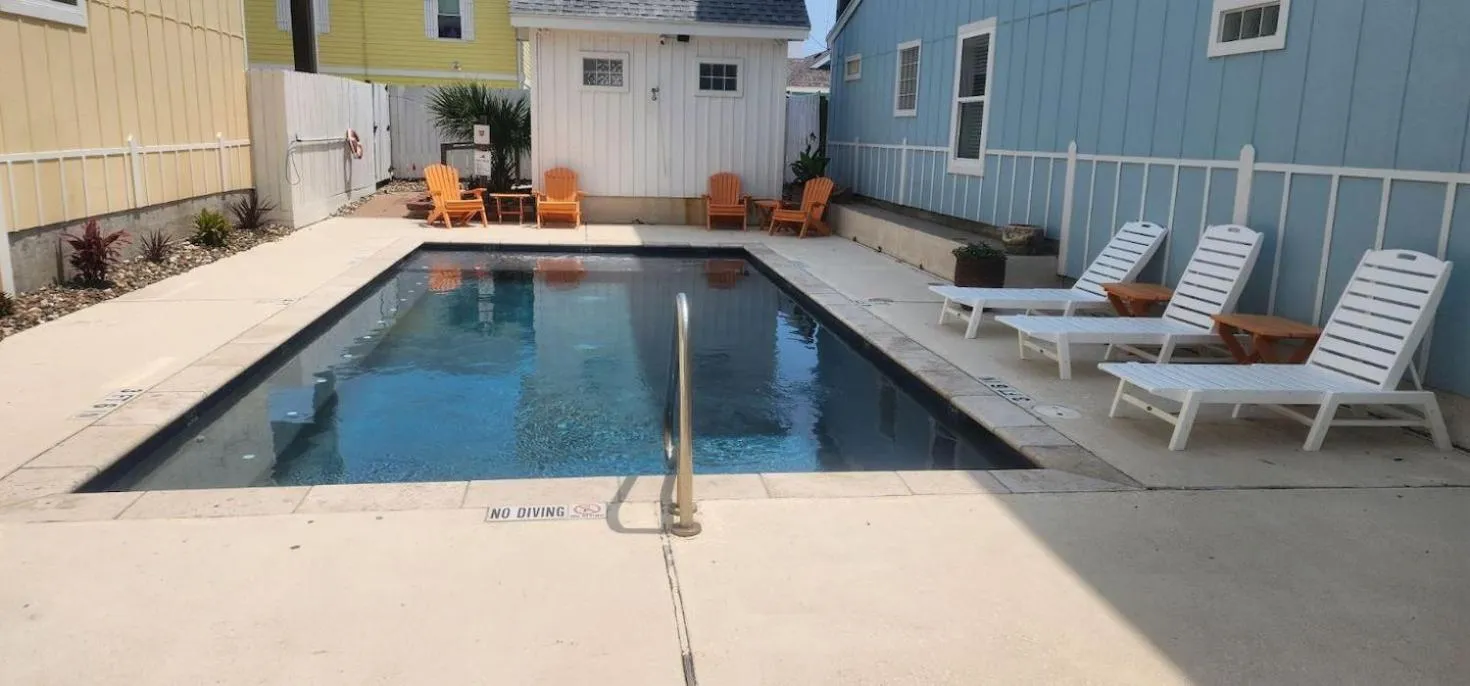 Pool view in Bird in Paradise