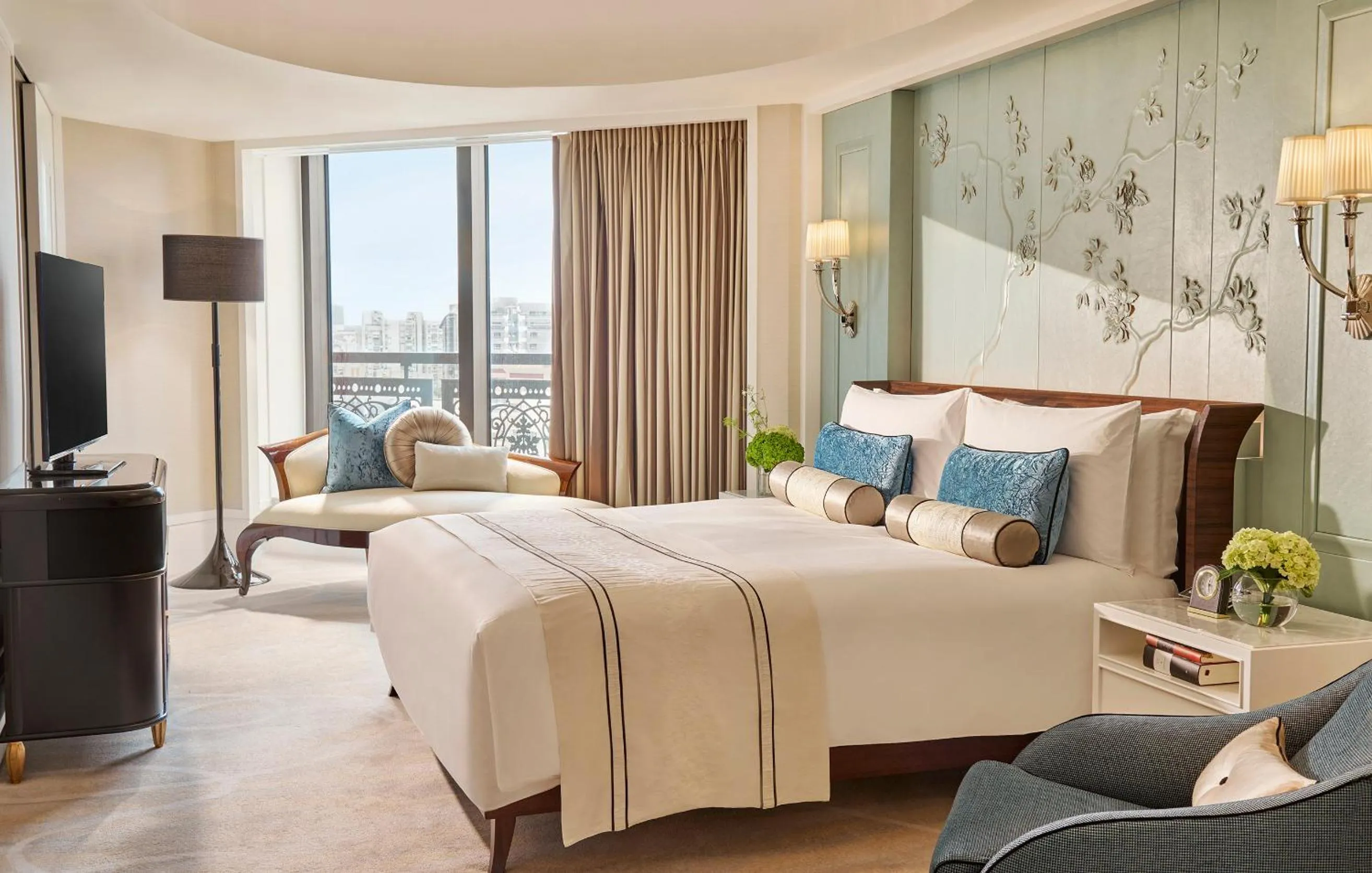 Bedroom, Bed in Mandarin Oriental, Taipei