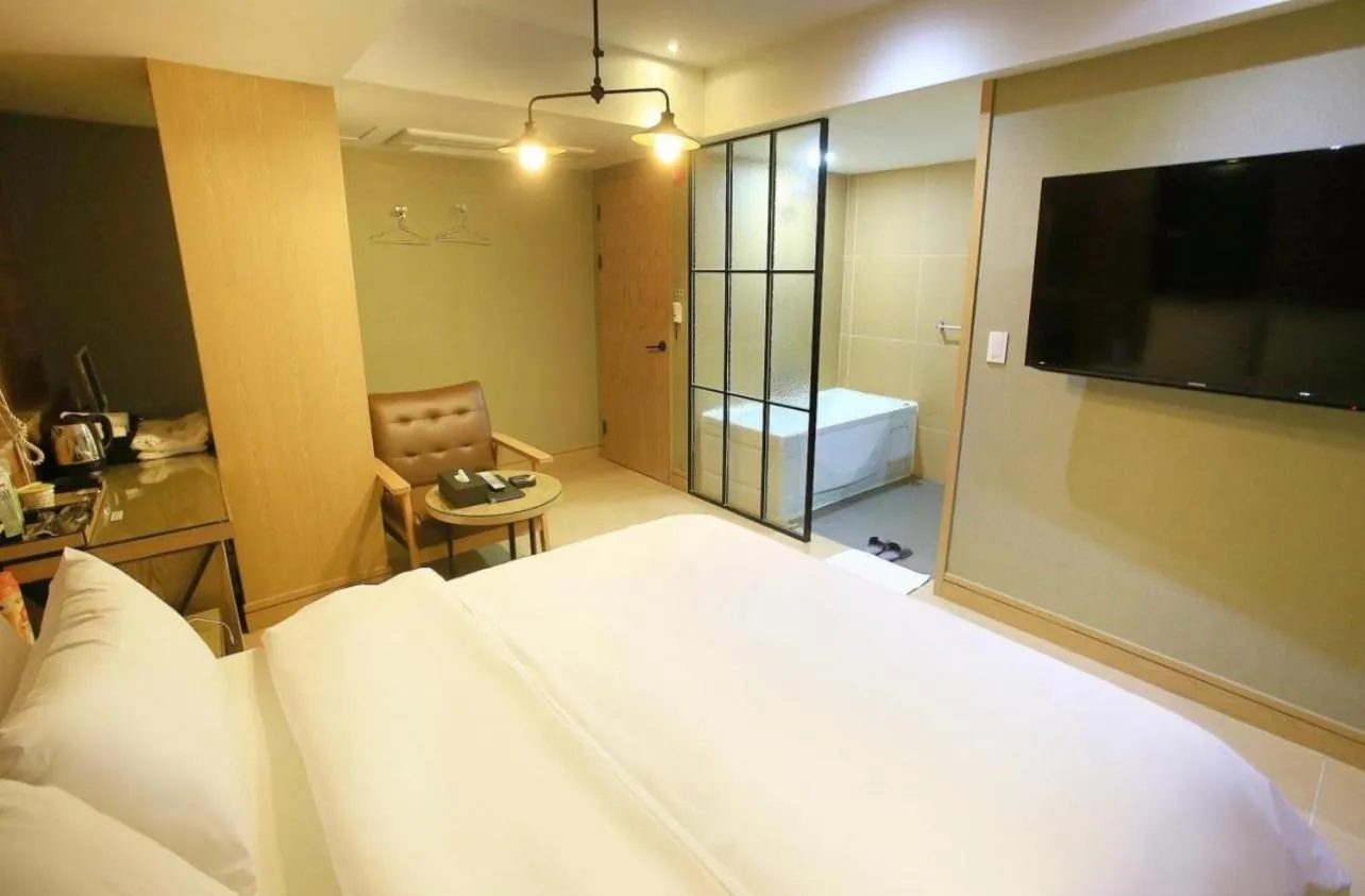 Bed in HOTEL MYEONG JAK