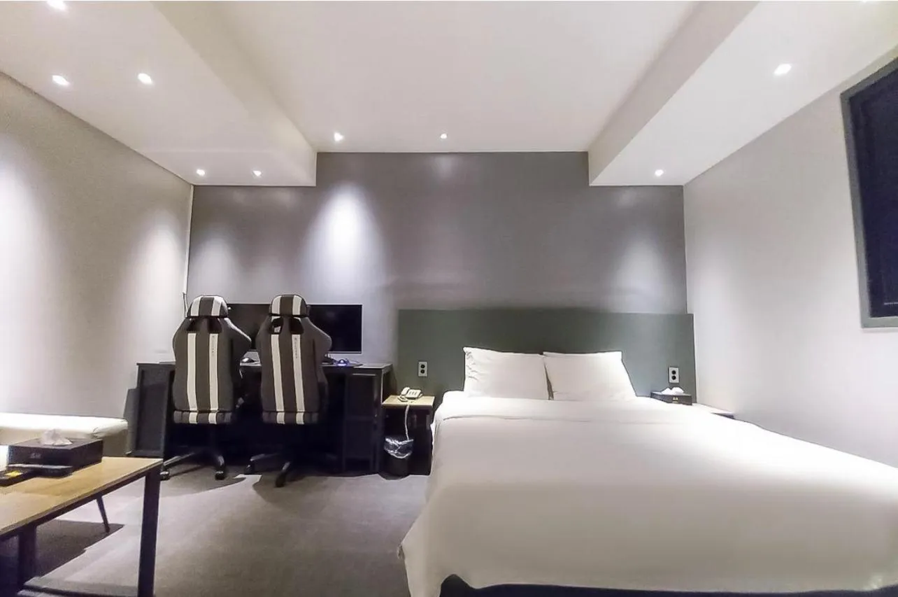 Bed in HOTEL MYEONG JAK