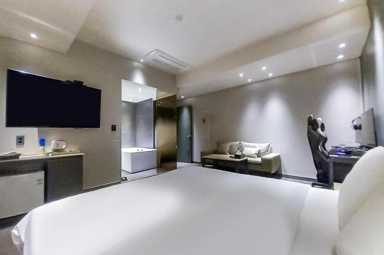 Bed in HOTEL MYEONG JAK