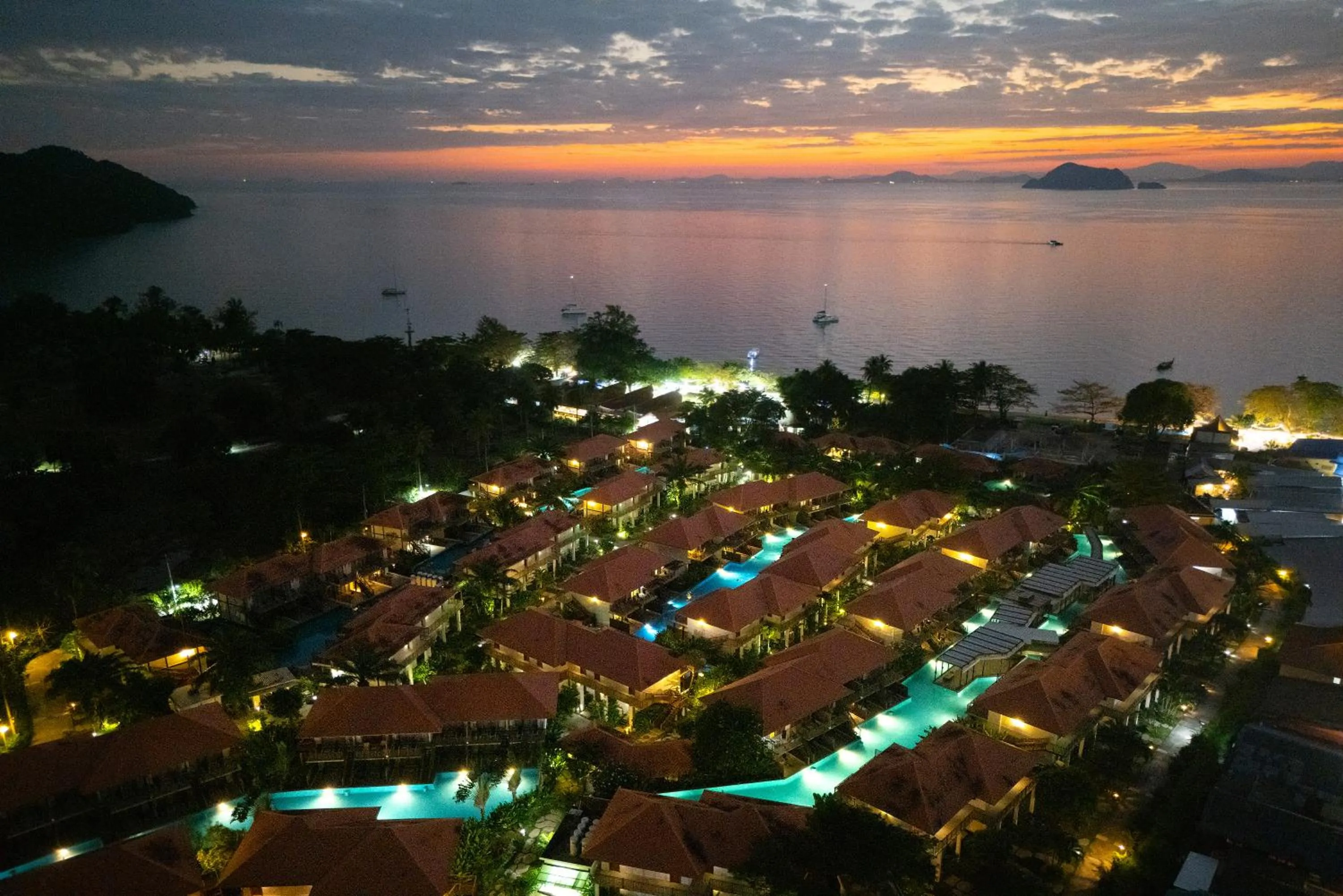 Property building in Blue Bay Resort - Access to Pool and Beach-Phuket & Krabi