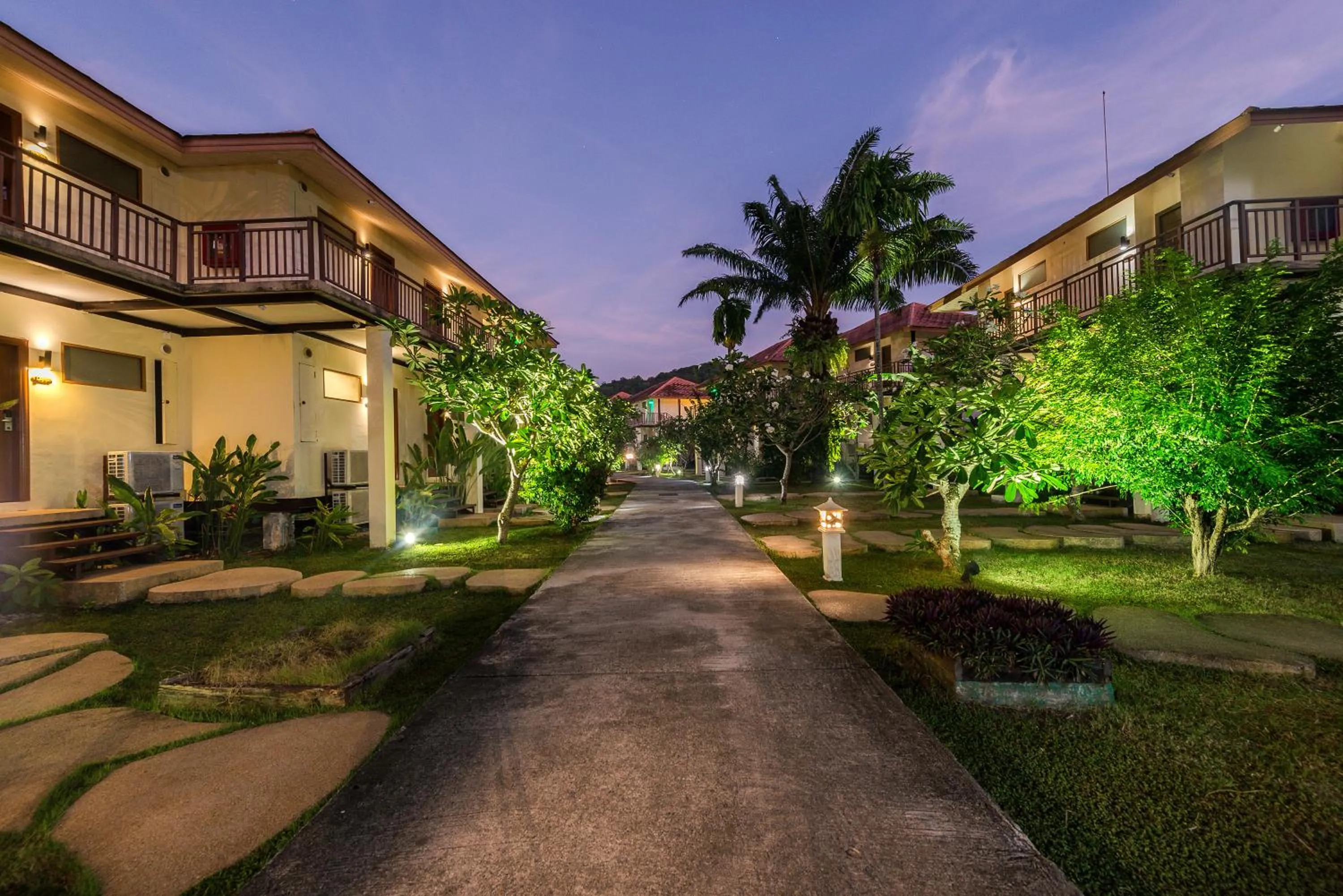 Night in Blue Bay Resort - Access to Pool and Beach-Phuket & Krabi