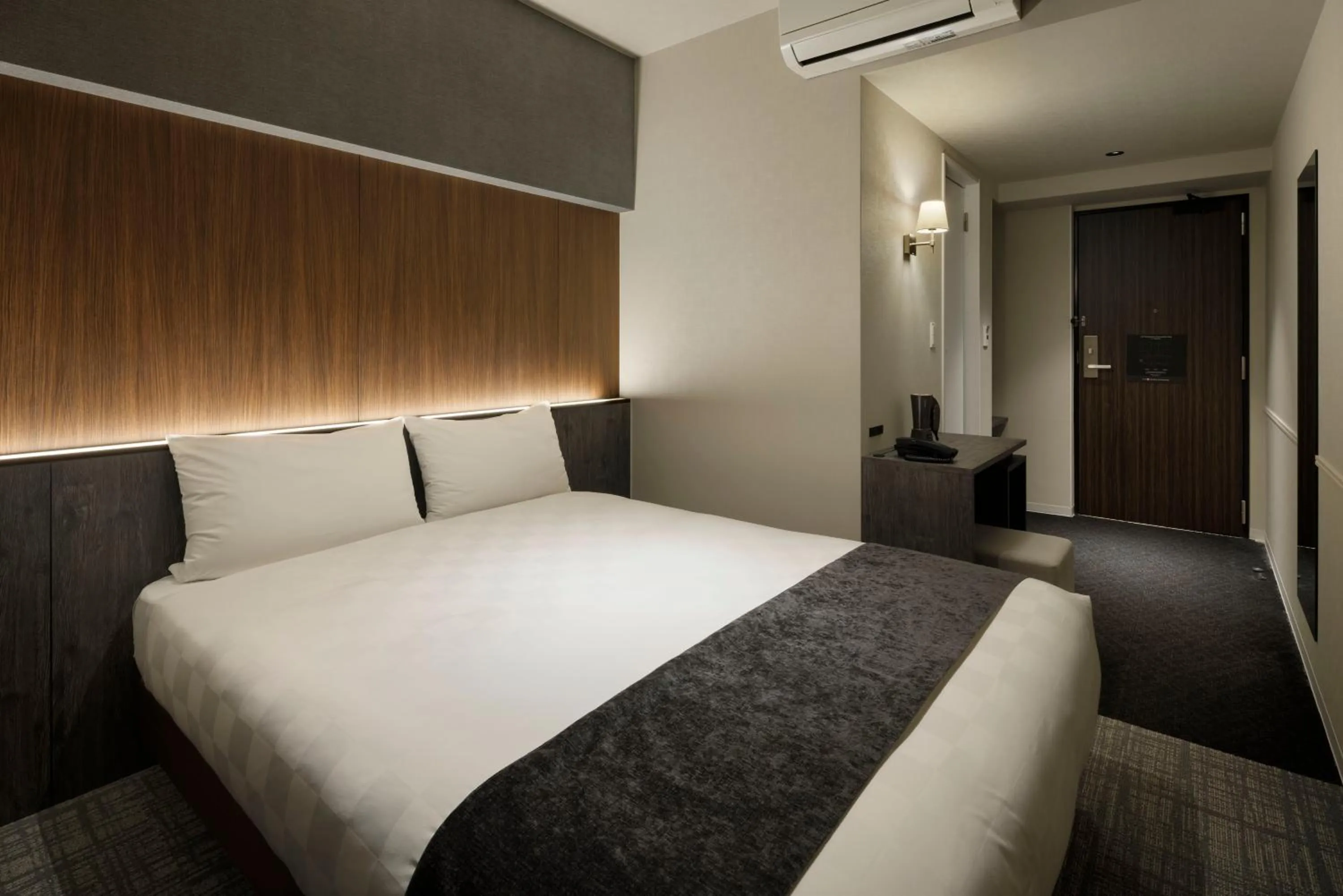 Bed in the b osaka-shinsekai