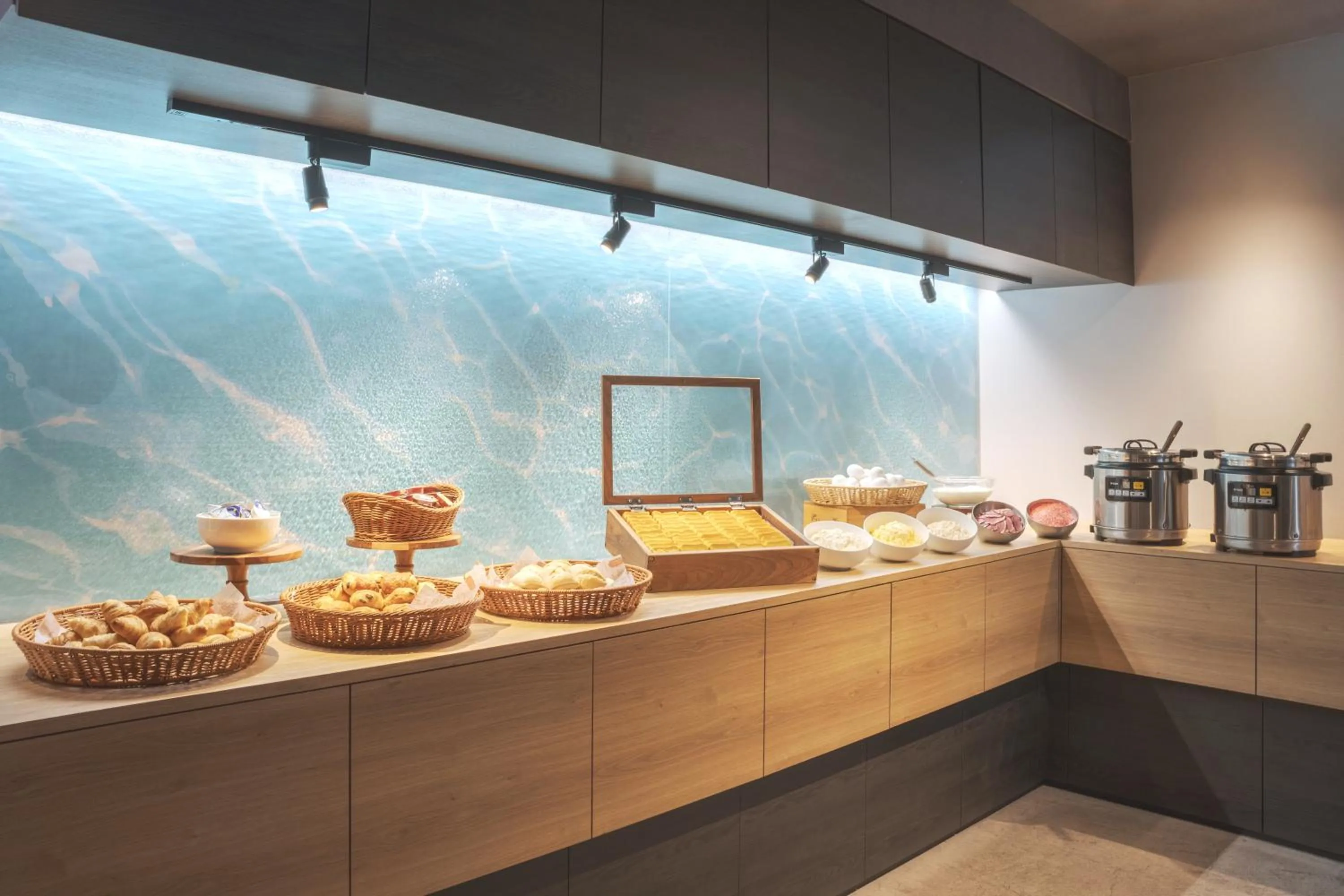 Breakfast in the b osaka-shinsekai