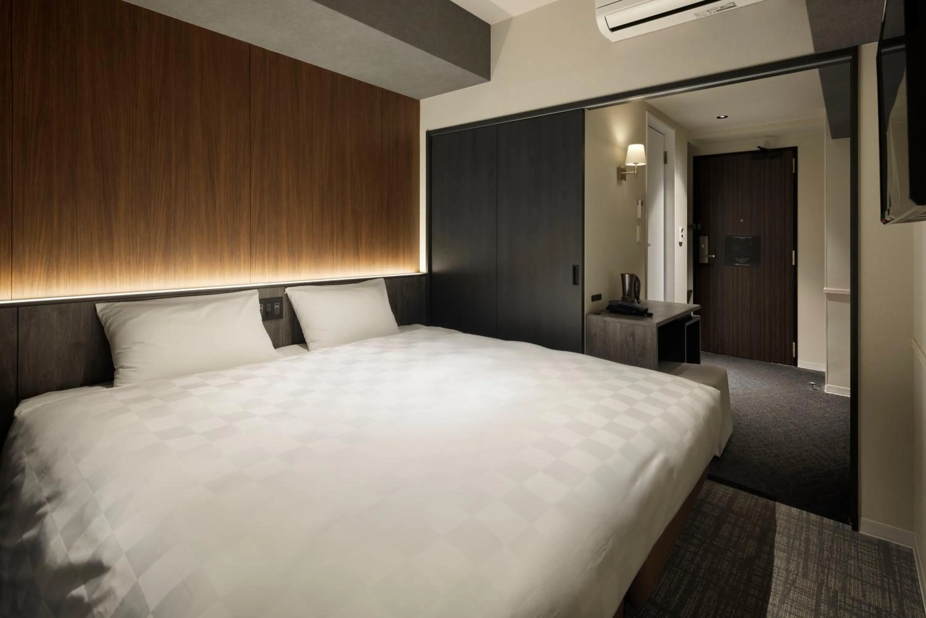 Bed in the b osaka-shinsekai