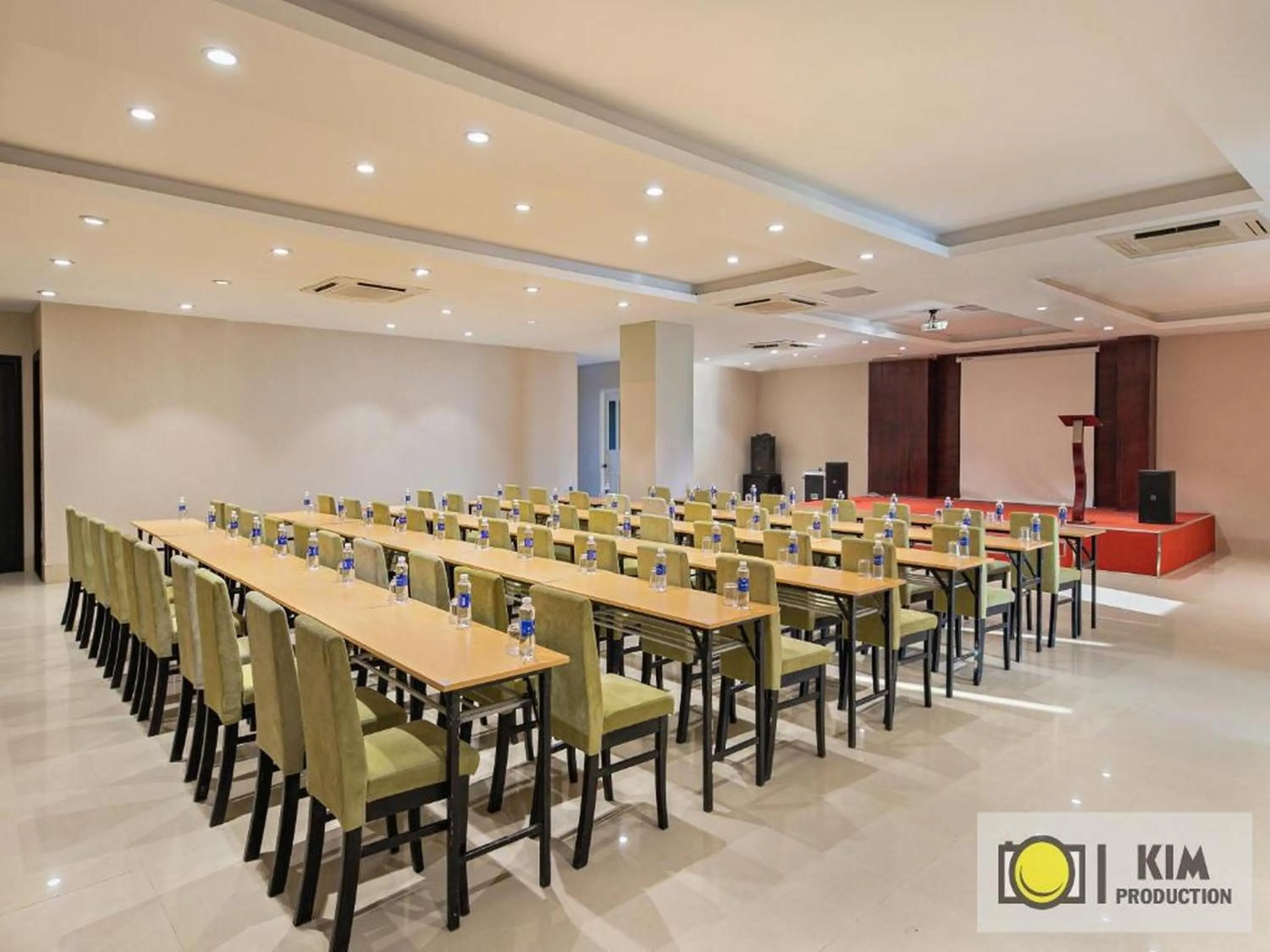 Banquet/Function facilities in Capital O 1200 Salem Riverside Hotel