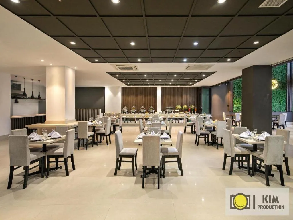 Lobby or reception in Capital O 1200 Salem Riverside Hotel