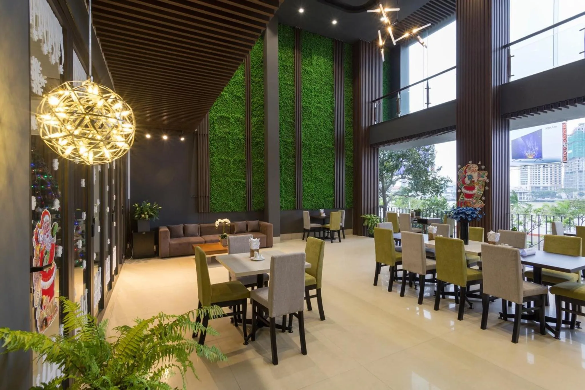 Lobby or reception in Capital O 1200 Salem Riverside Hotel