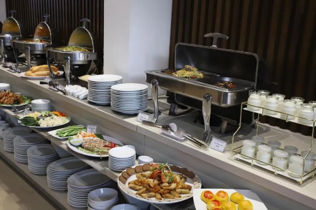 Food in Capital O 1200 Salem Riverside Hotel