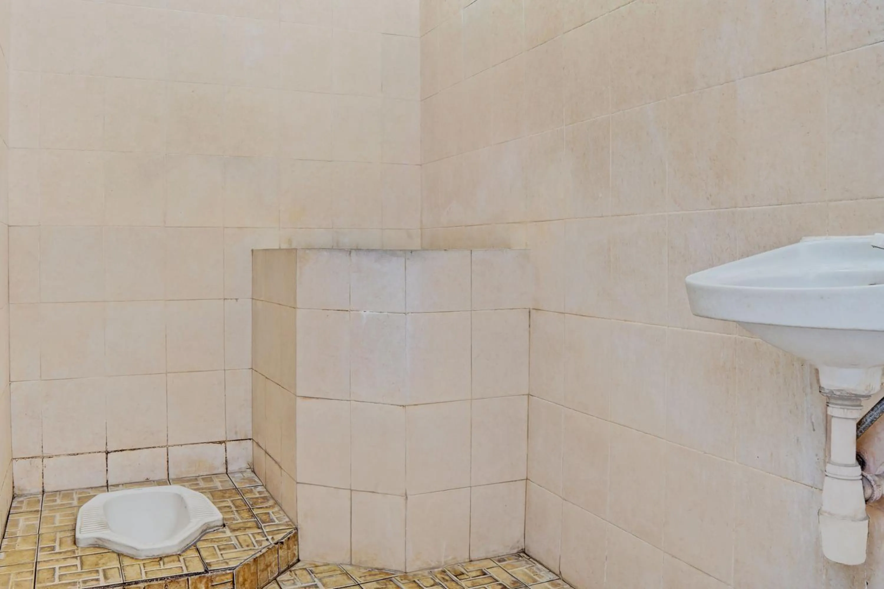 Bathroom in OYO Life 93075 Nova Jaya 2 Homestay Syariah