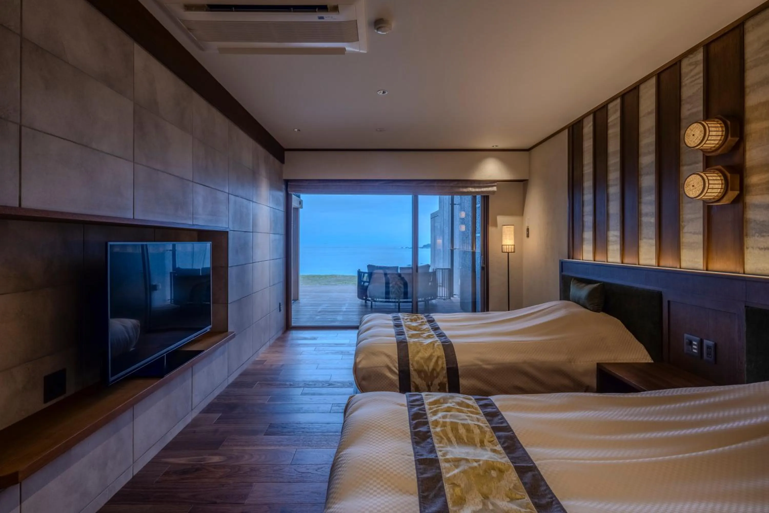 Bed in Oyado The Earth