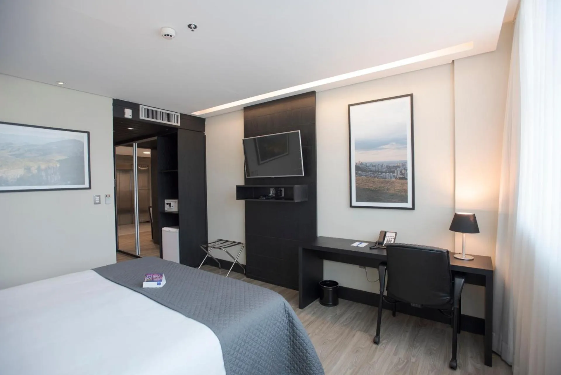 TV and multimedia, Bed in Cassino Tower Savassi - Próximo a FIEMG