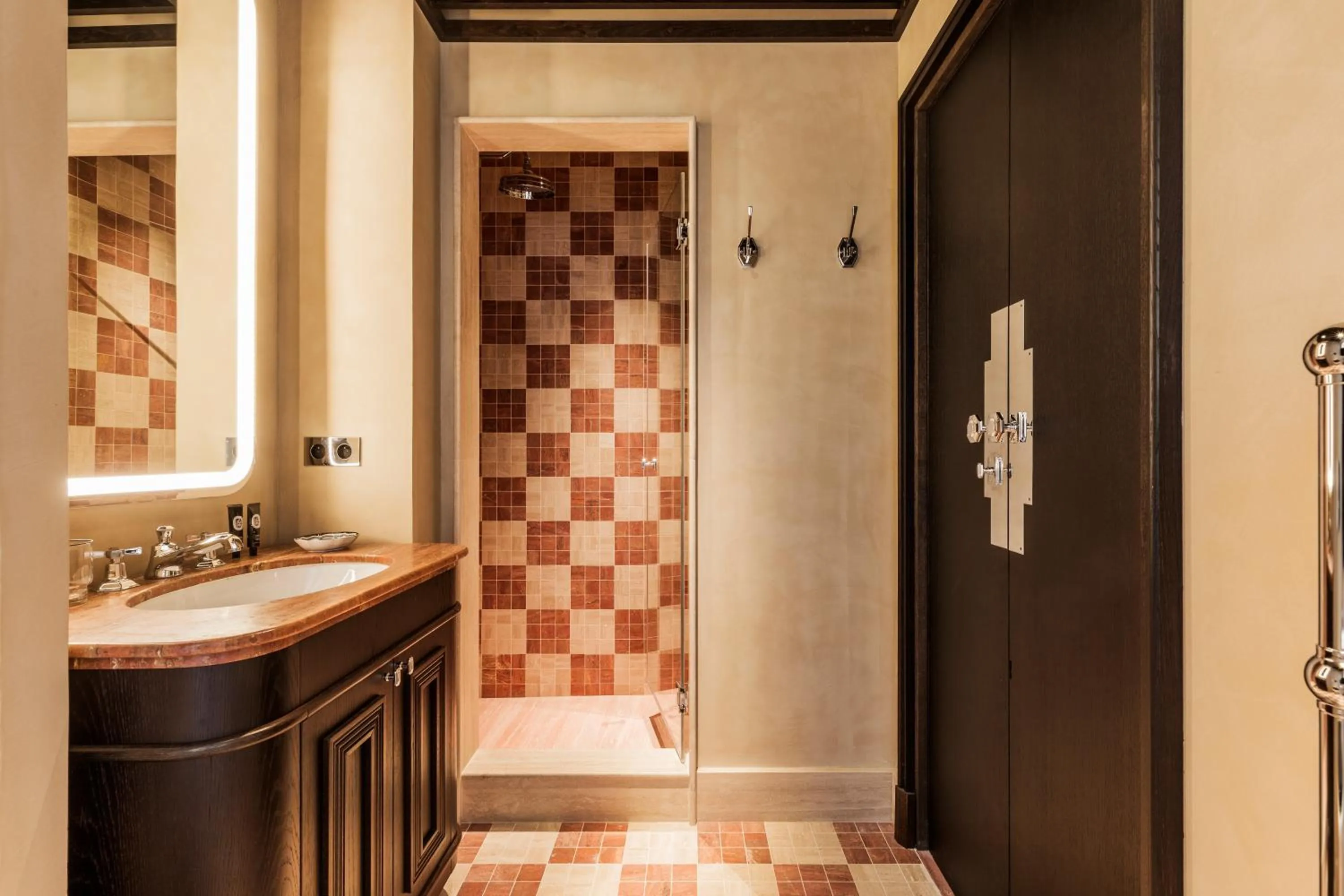 Shower in Hotel Hana