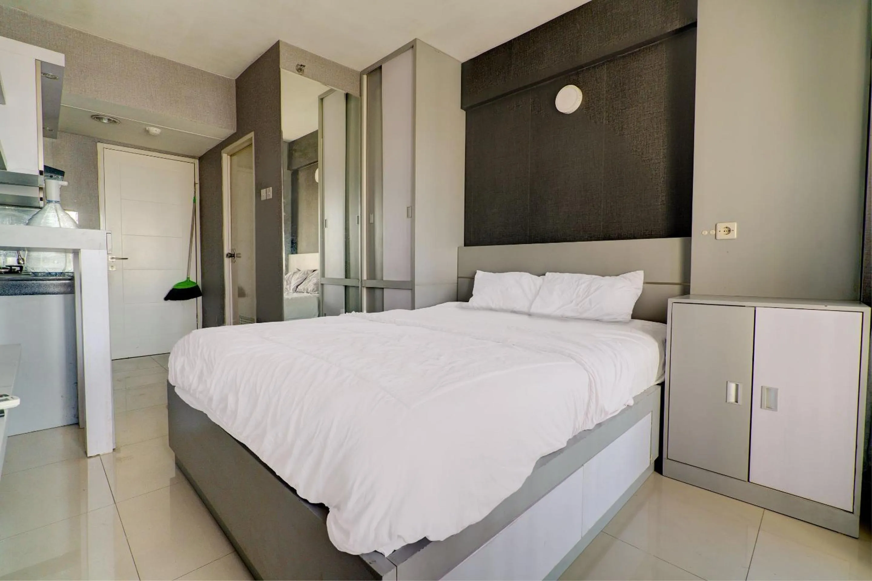 Bedroom, Bed in OYO Life 92889 Apartement Grand Sentraland Karawang By A.t Room