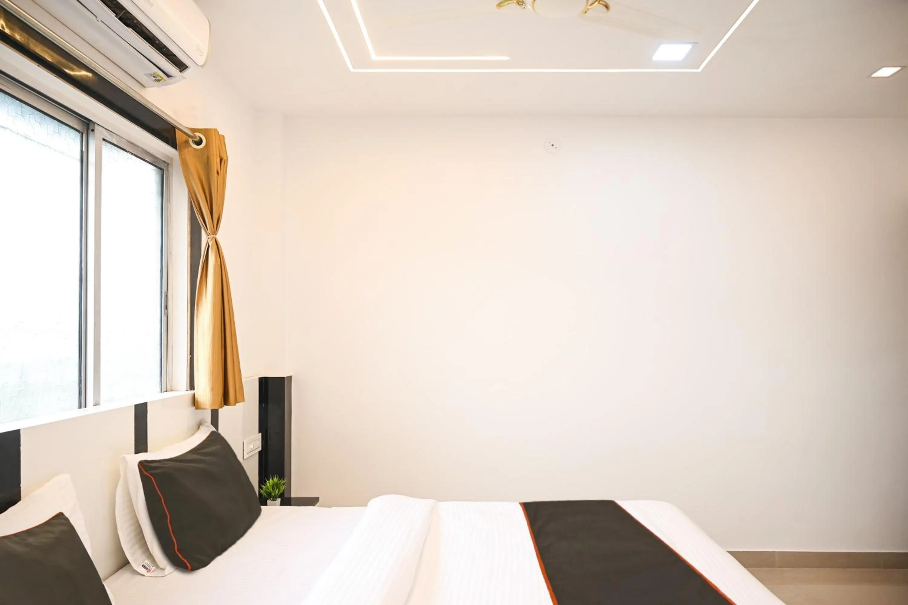 Bedroom, Bed in Super Collection O Heritage Near Acropolis Mall