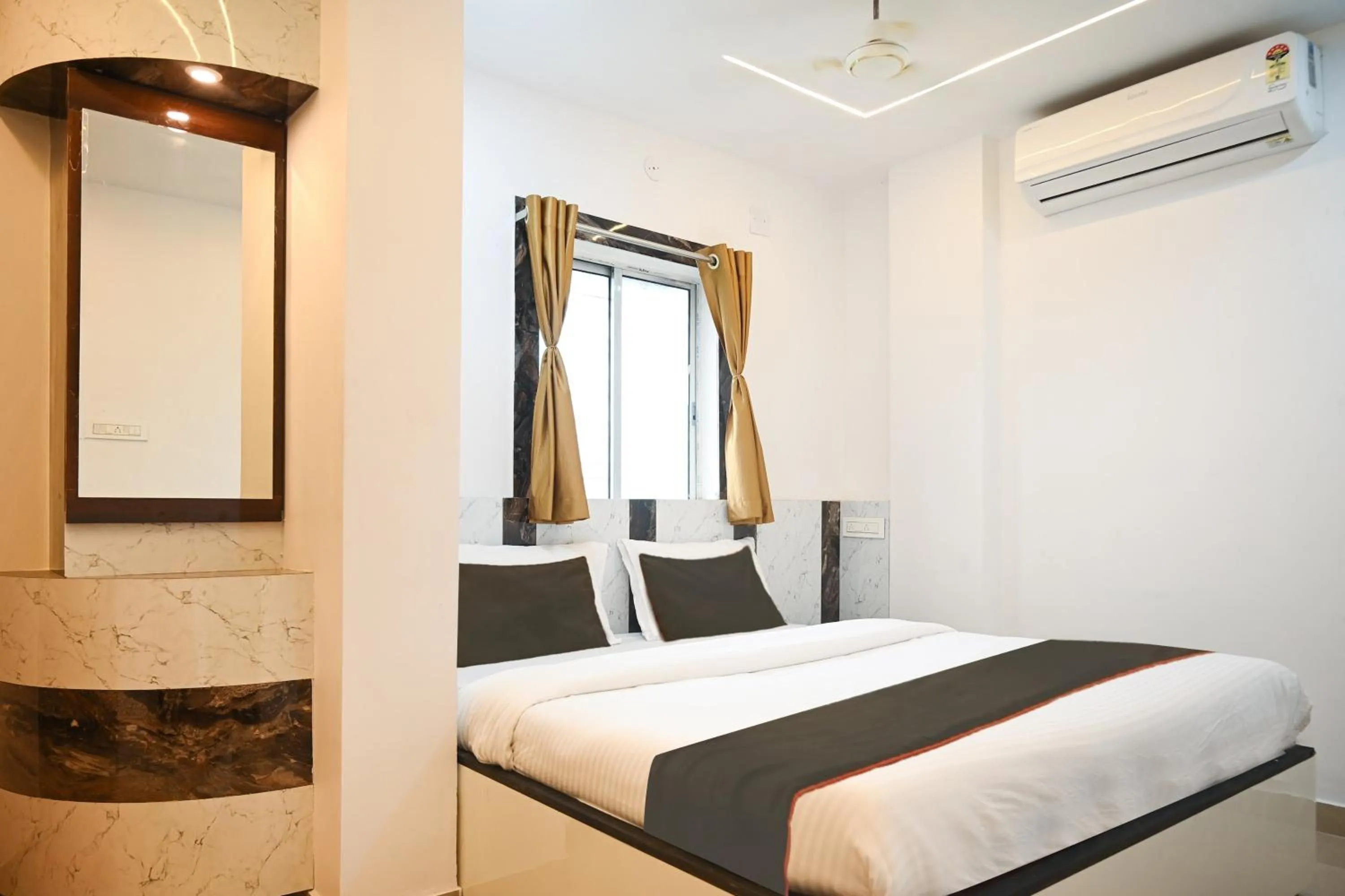 Bedroom, Bed in Super Collection O Heritage Near Acropolis Mall