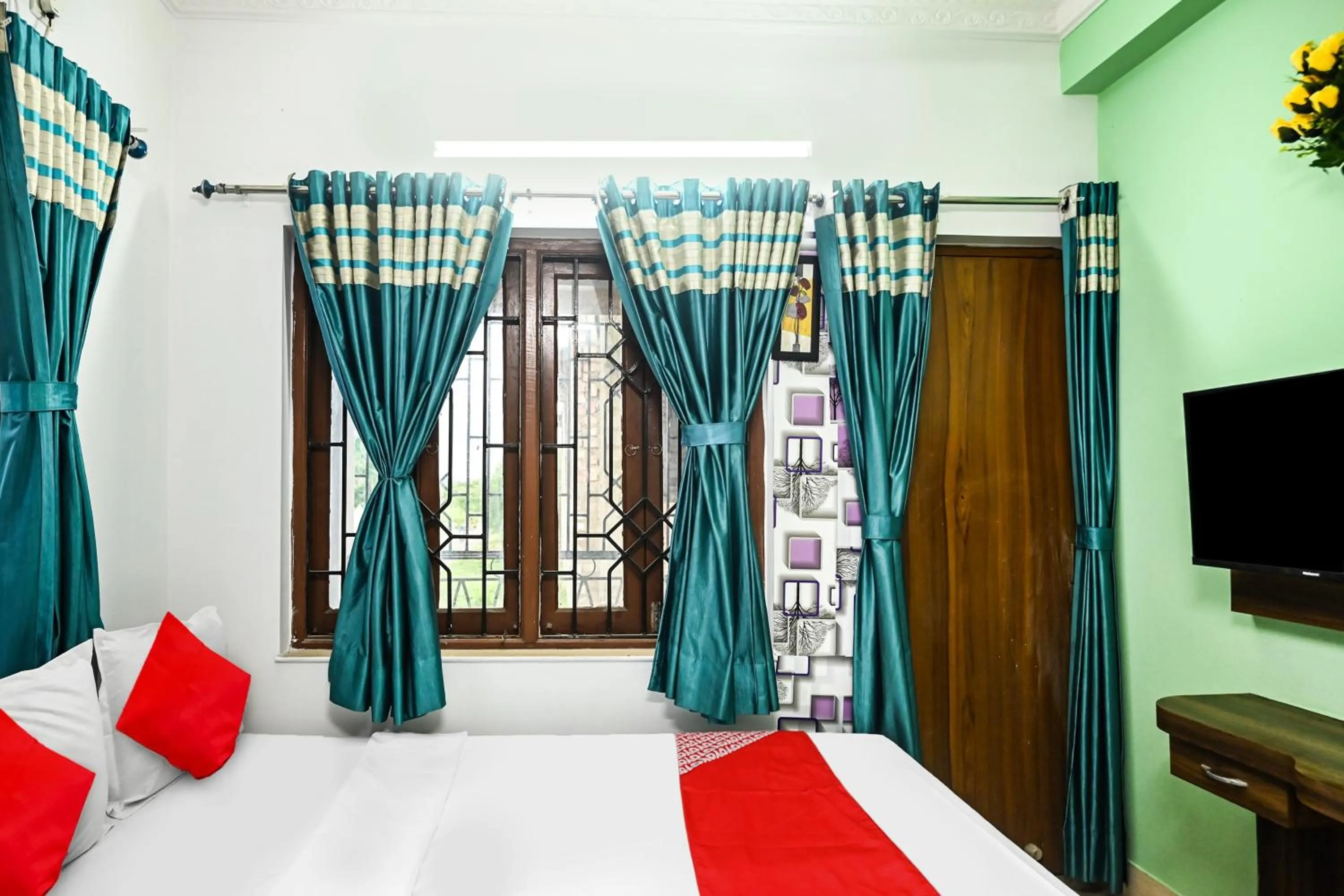 Bedroom in Hotel O by OYO Shraddha Residency 2