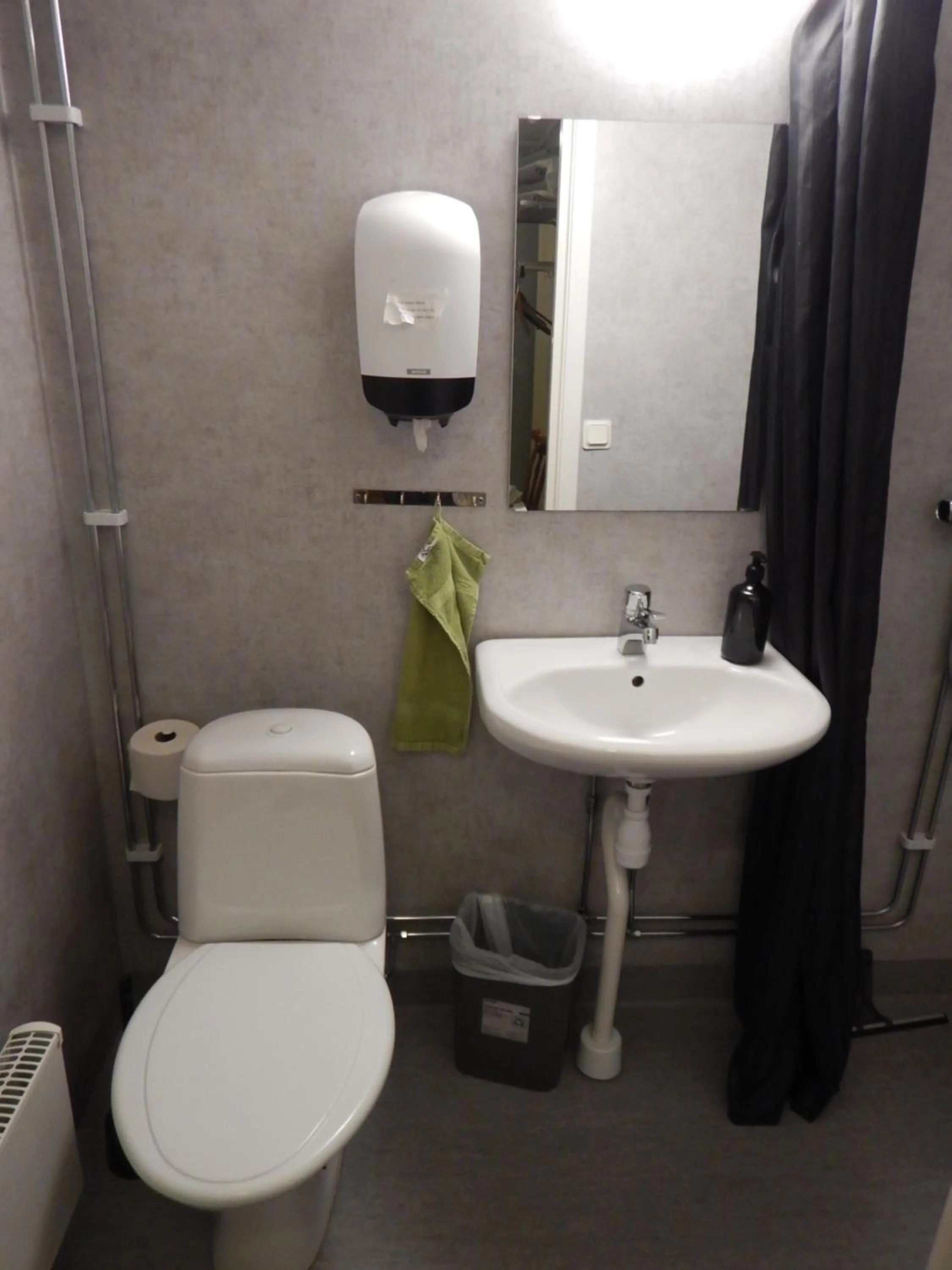 Shower in Jokkmokks Vandrarhem Åsgård