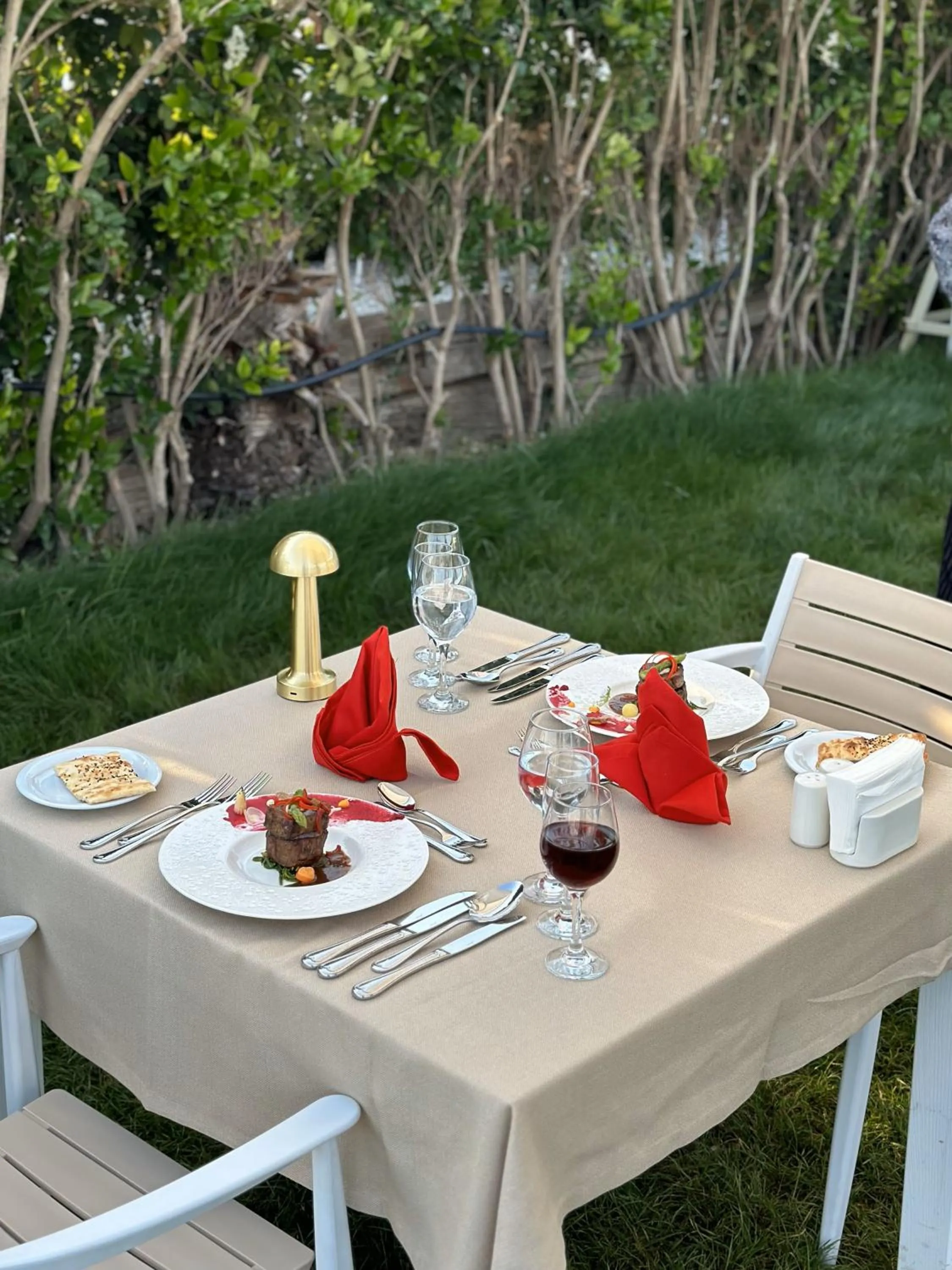 Restaurant/places to eat in Side Story Resort & Spa