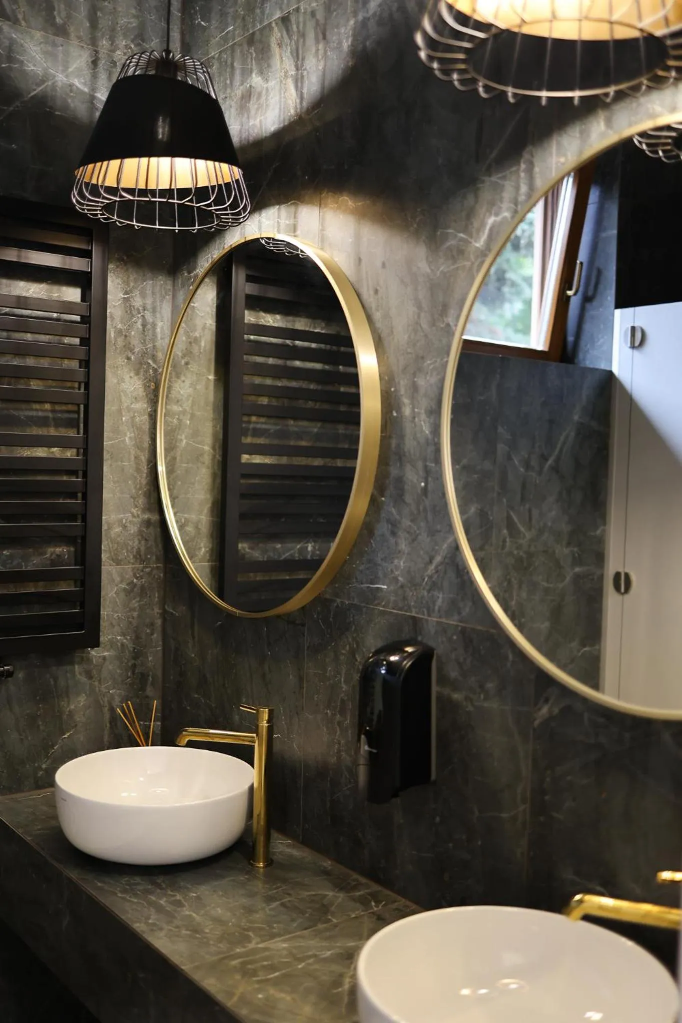 Toilet in Hotel i Restauracja Borowianka