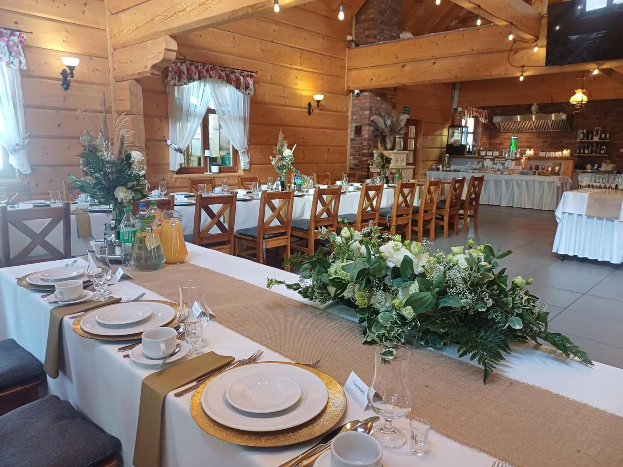 Restaurant/places to eat in Hotel i Restauracja Borowianka