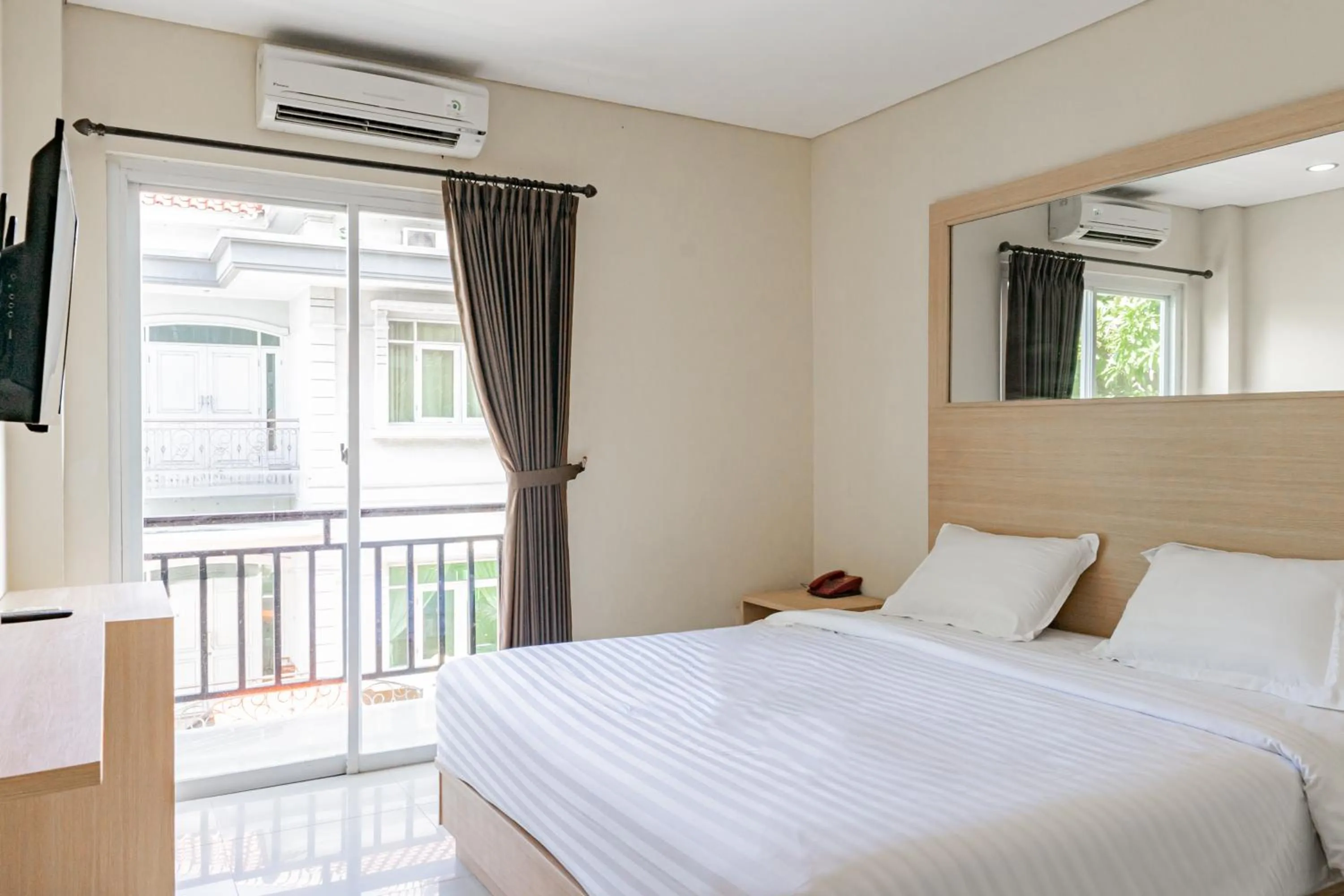 Balcony/Terrace, Bed in Collection O Kuta Near Airport Ngurah Rai
