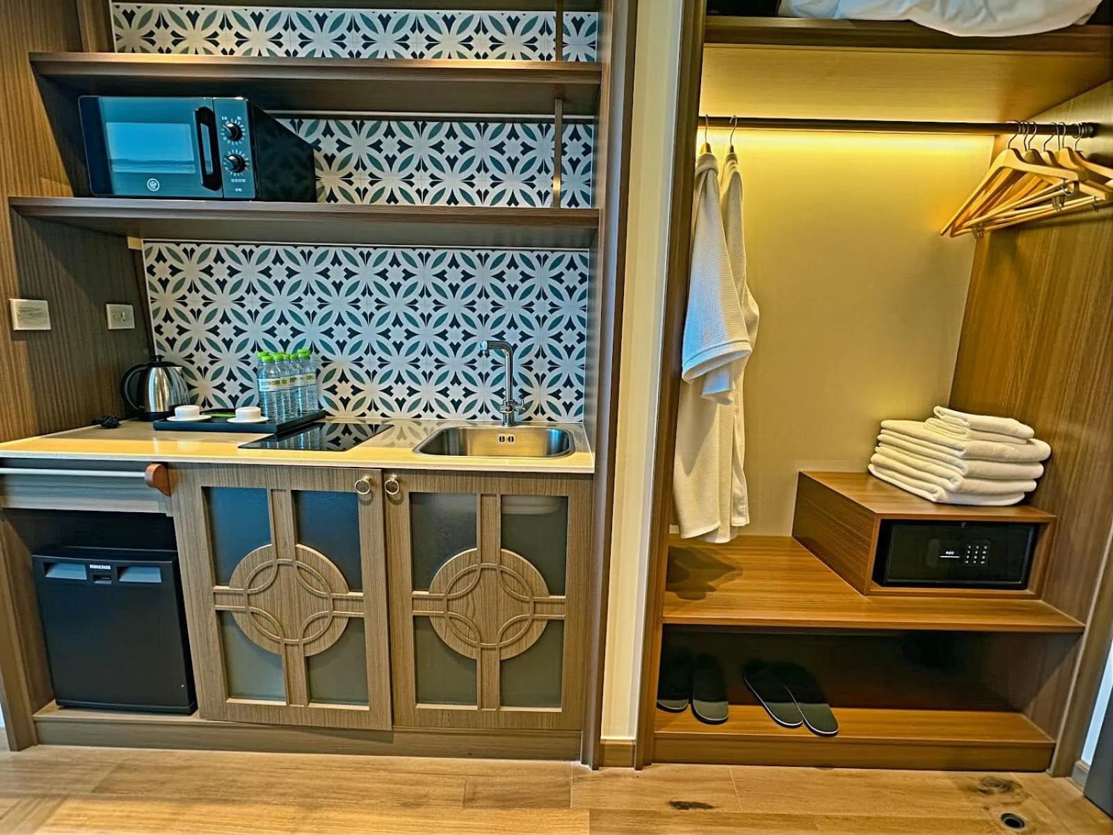 Kitchen or kitchenette in Apec Luxe Escape Sunset Resort