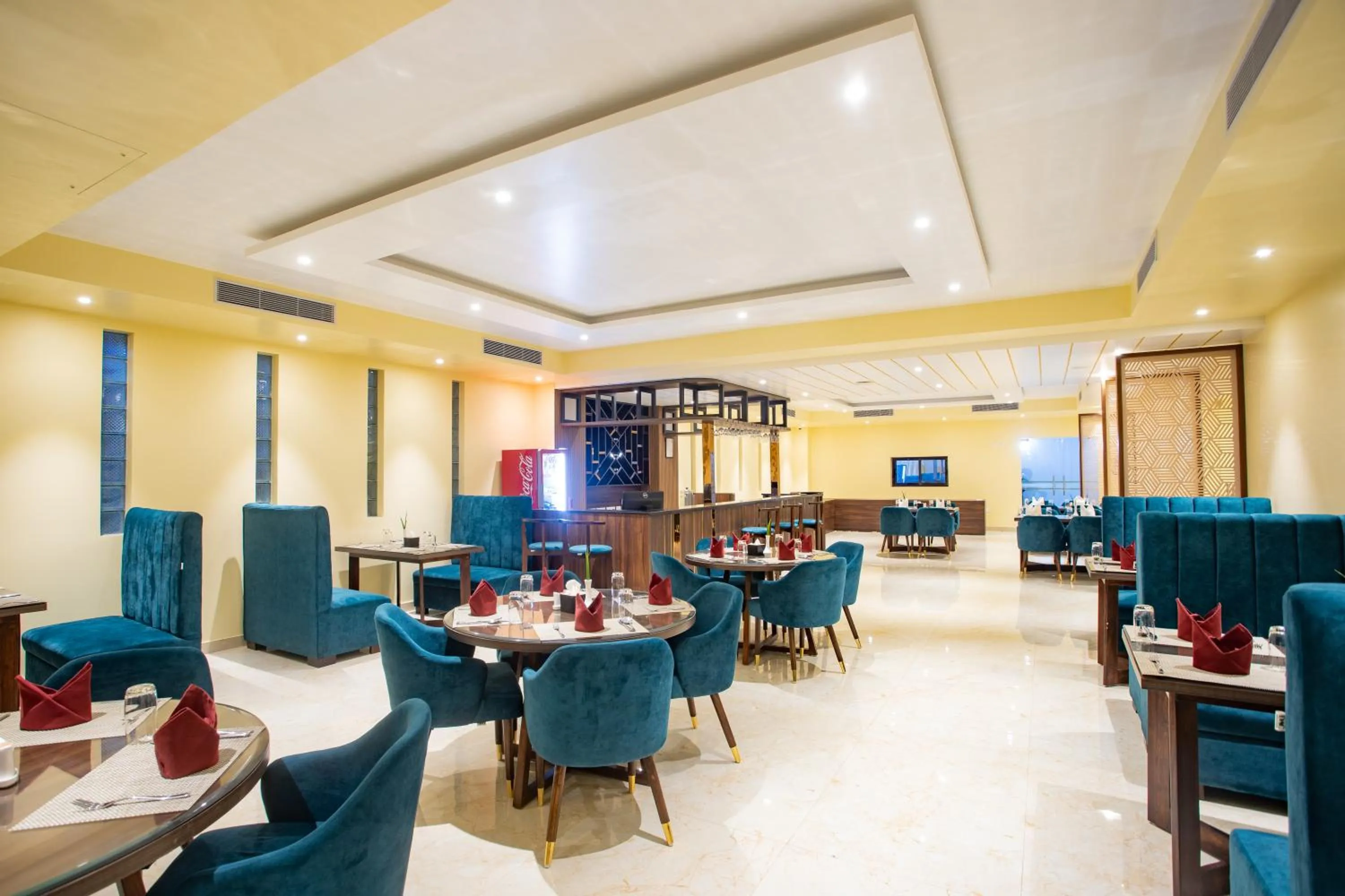 Restaurant/places to eat in Bhairahawa Garden Resort