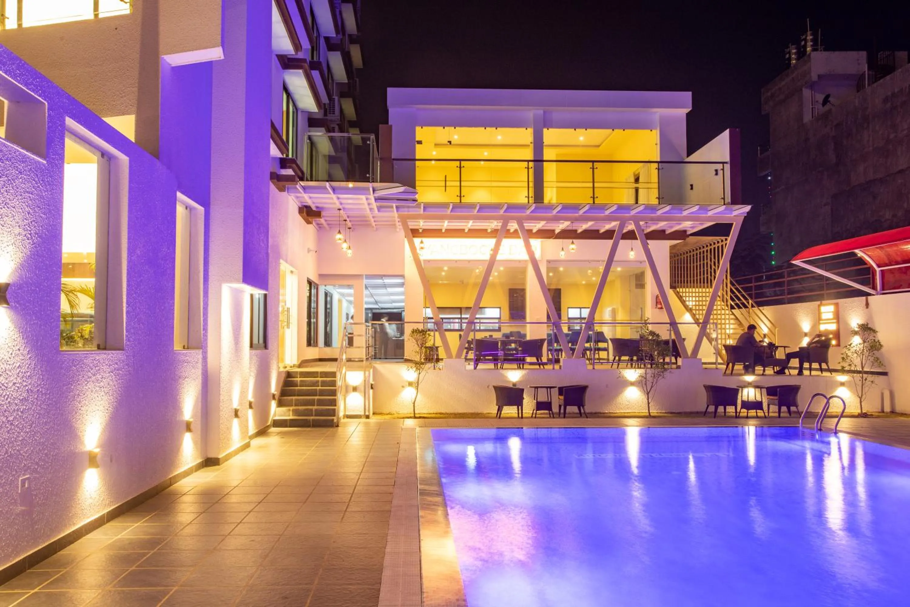 Swimming pool in Bhairahawa Garden Resort