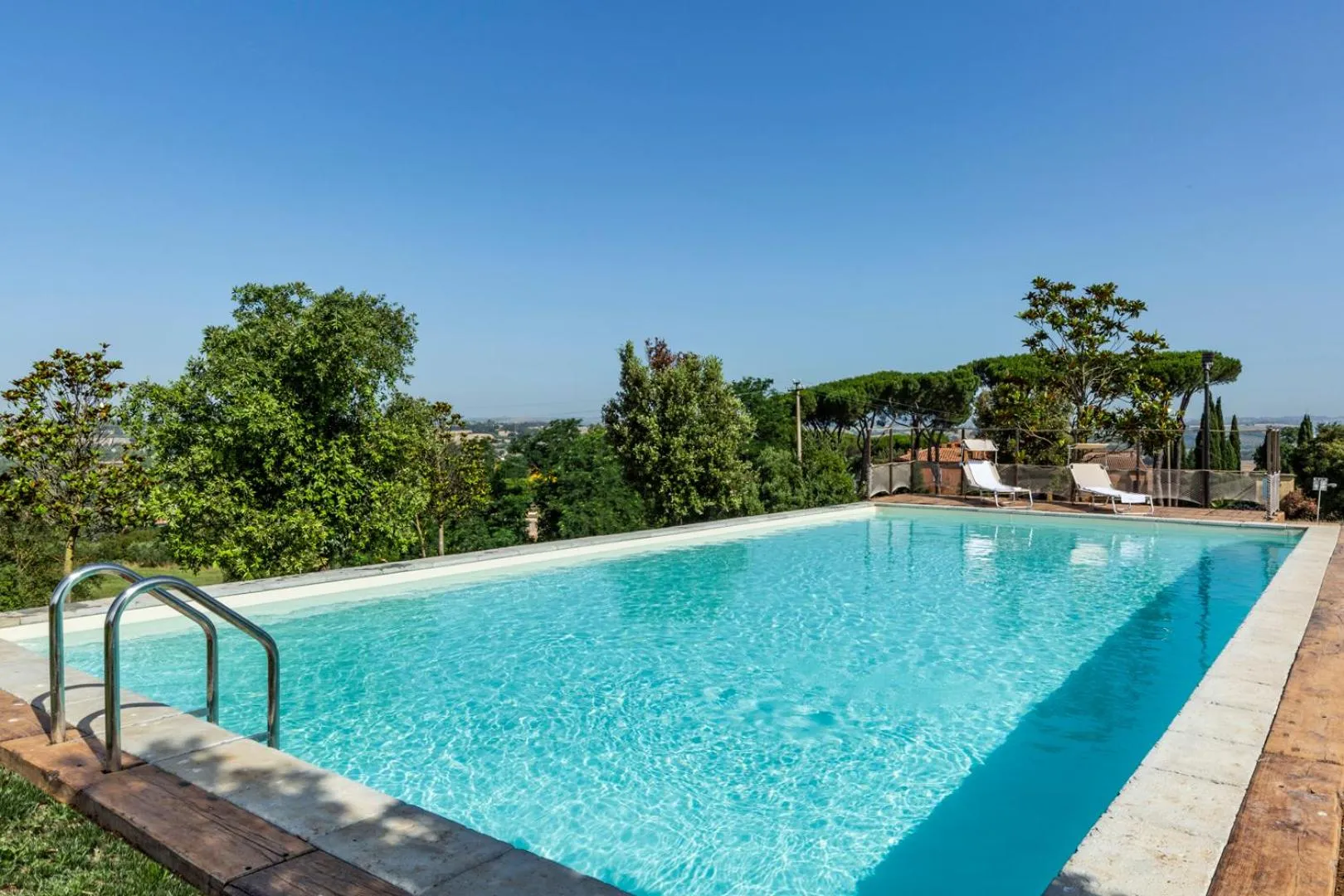 Swimming pool in Castello del Duca