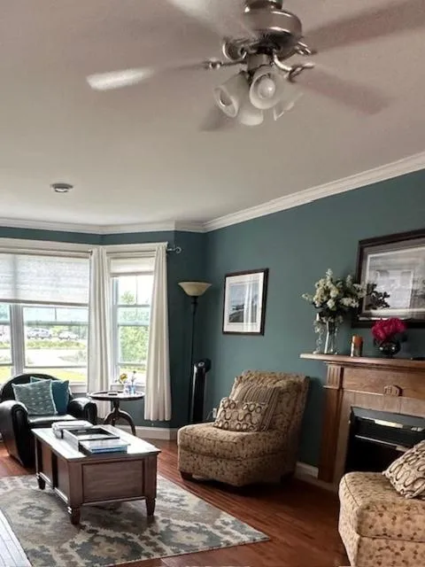 Living room in Lancaster Inn B&B