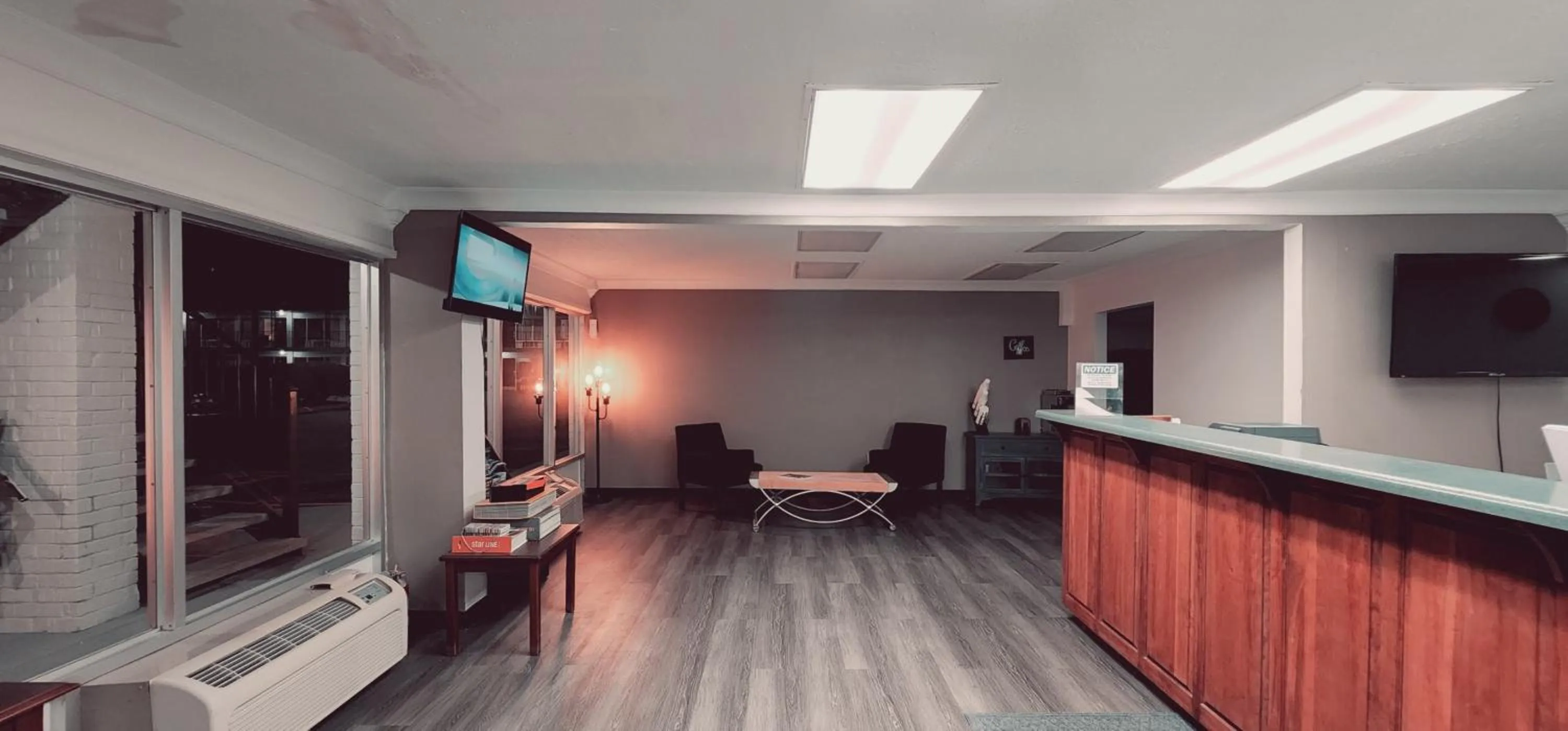 Lobby or reception, Lobby/Reception in Suburban Studios Cookeville