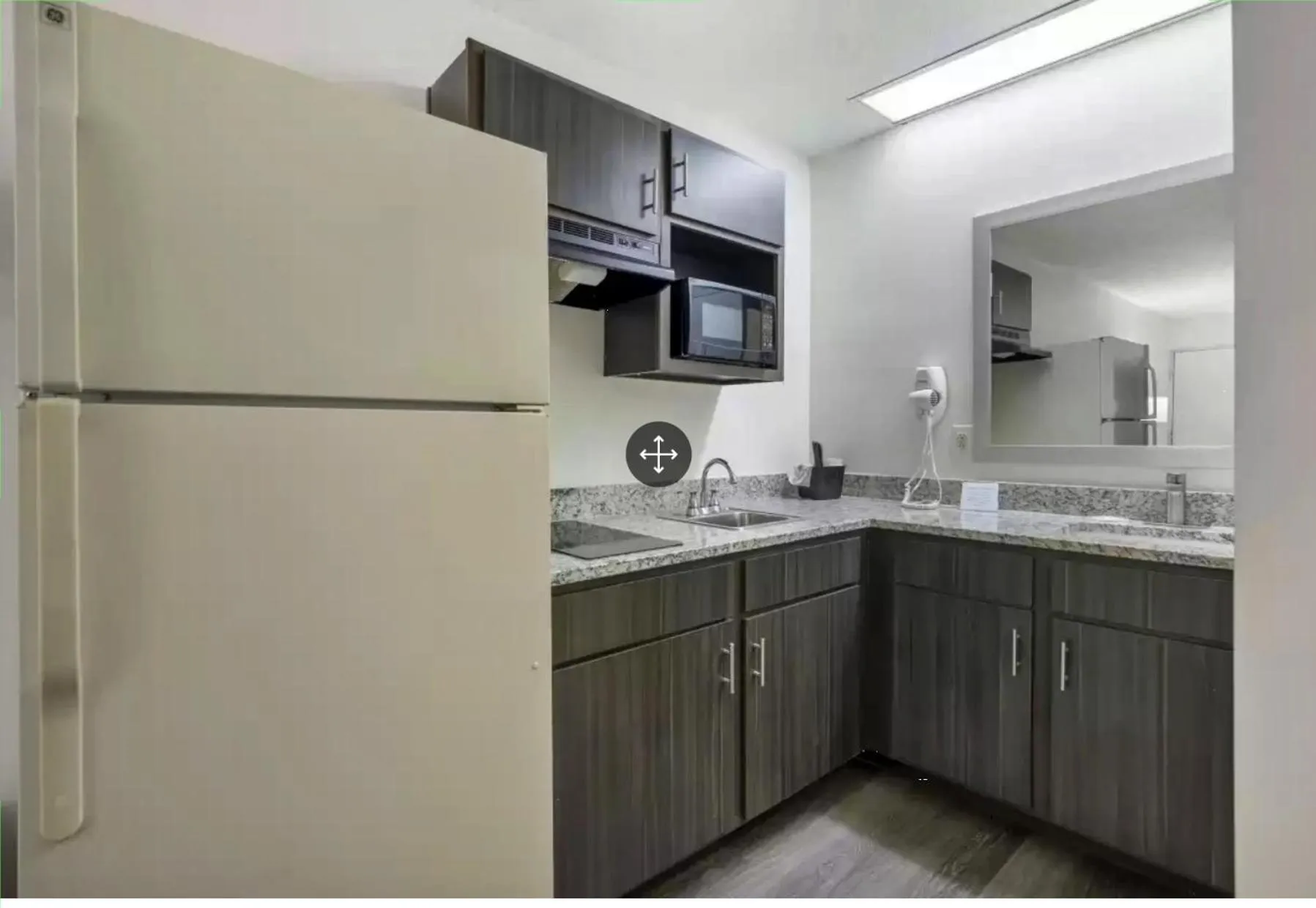 Kitchen or kitchenette, Kitchen/Kitchenette in Suburban Studios Cookeville