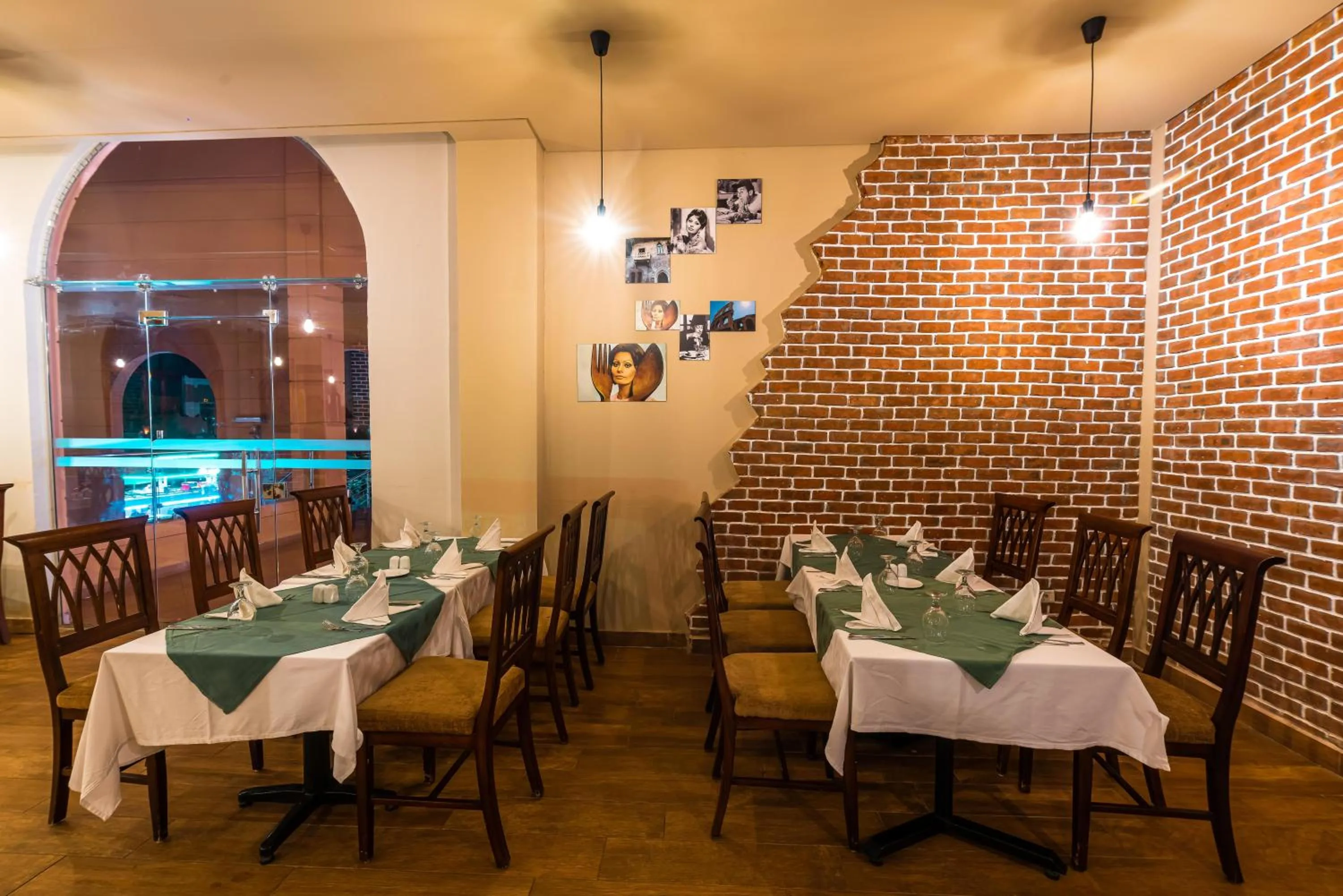 Restaurant/places to eat in Akassia Swiss Resort