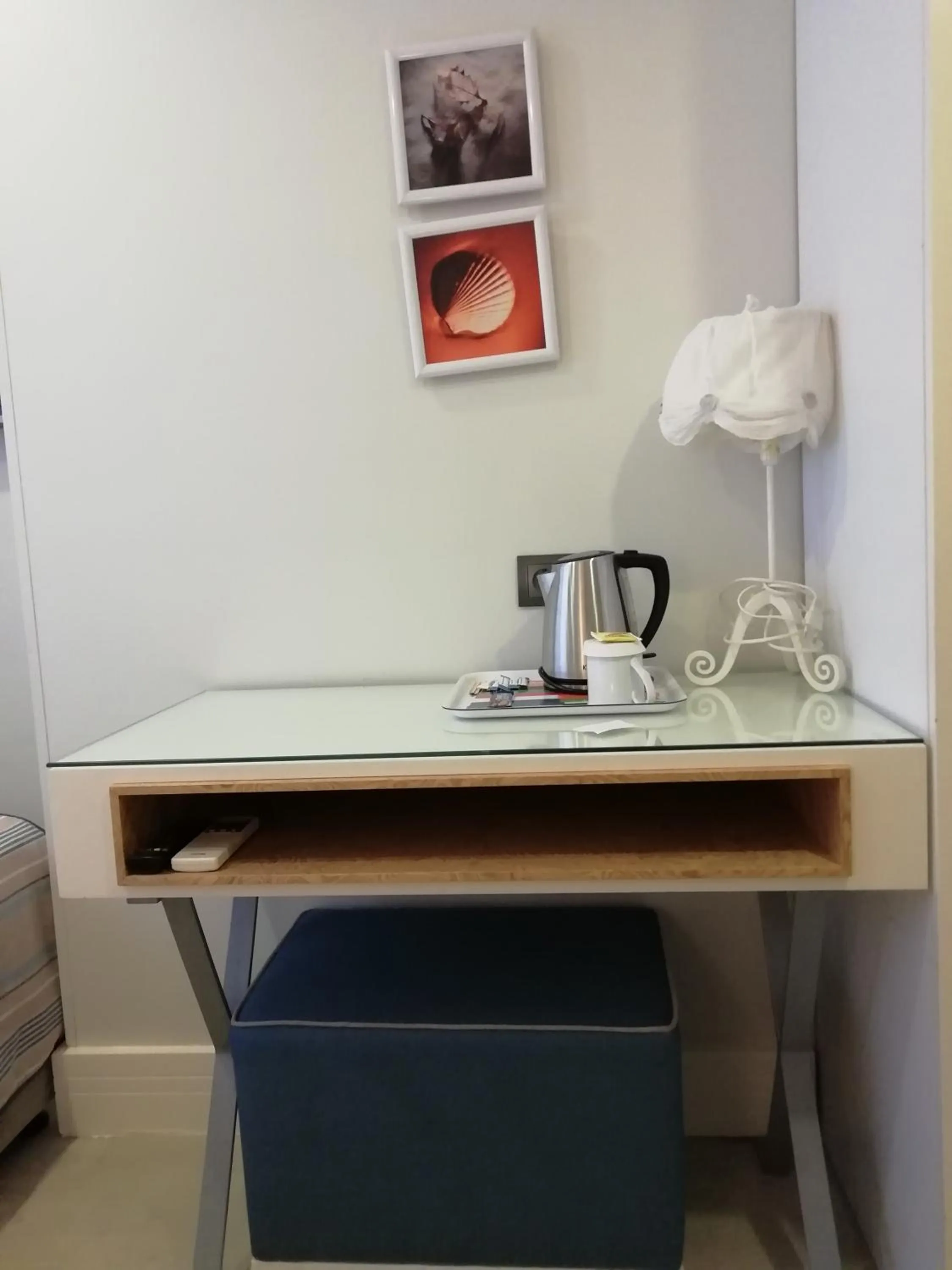 Coffee/tea facilities in Just Inn Hotel