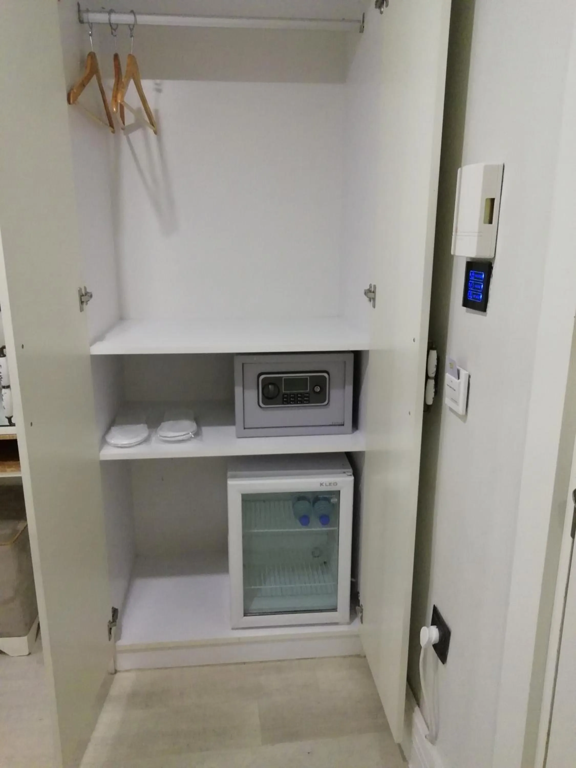 Food and drinks in Just Inn Hotel