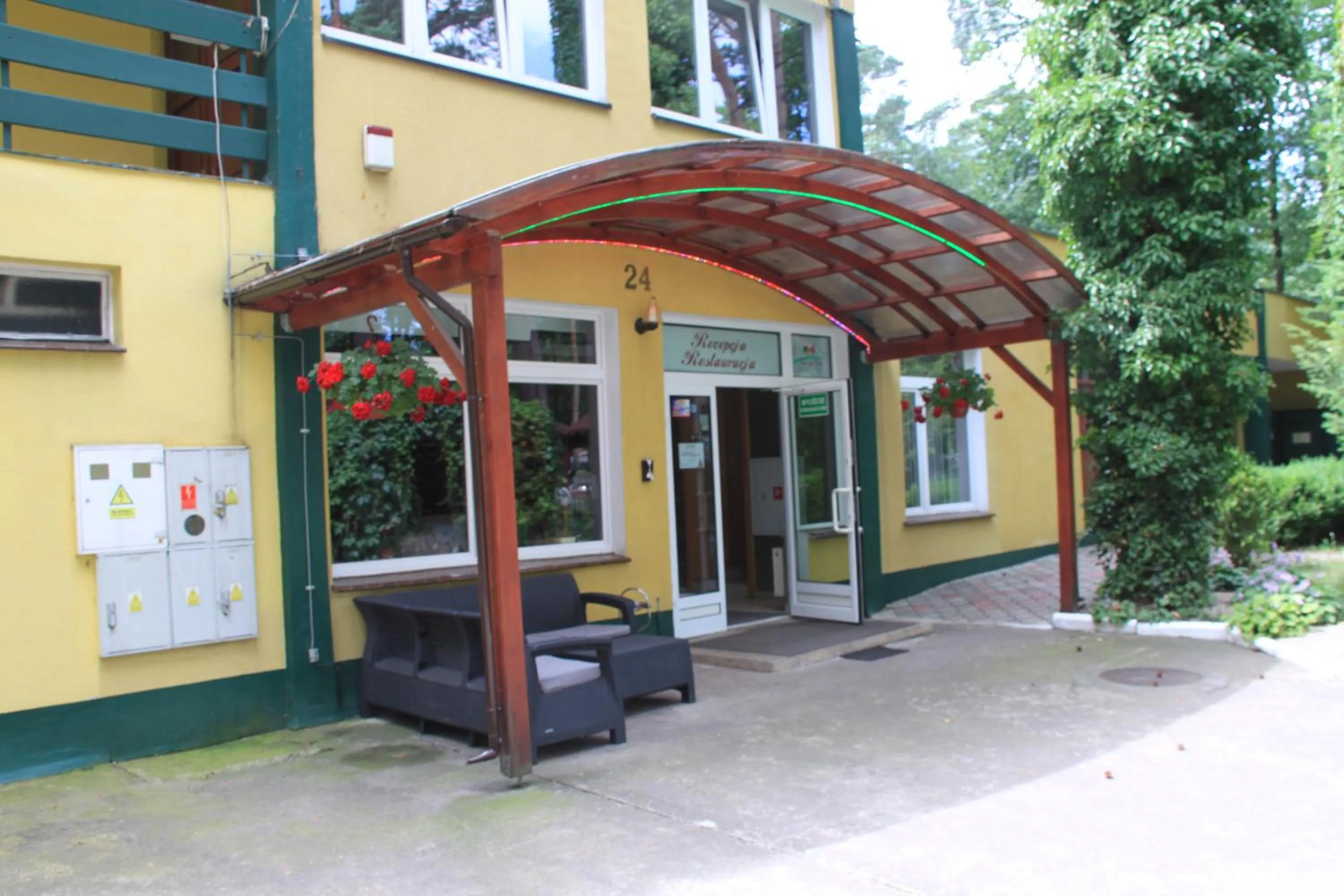 Hotel Zielony & OW Borowik & Pensjonat Manhattan - Centrum Rekreacji i Wypoczynku GASTROTUR