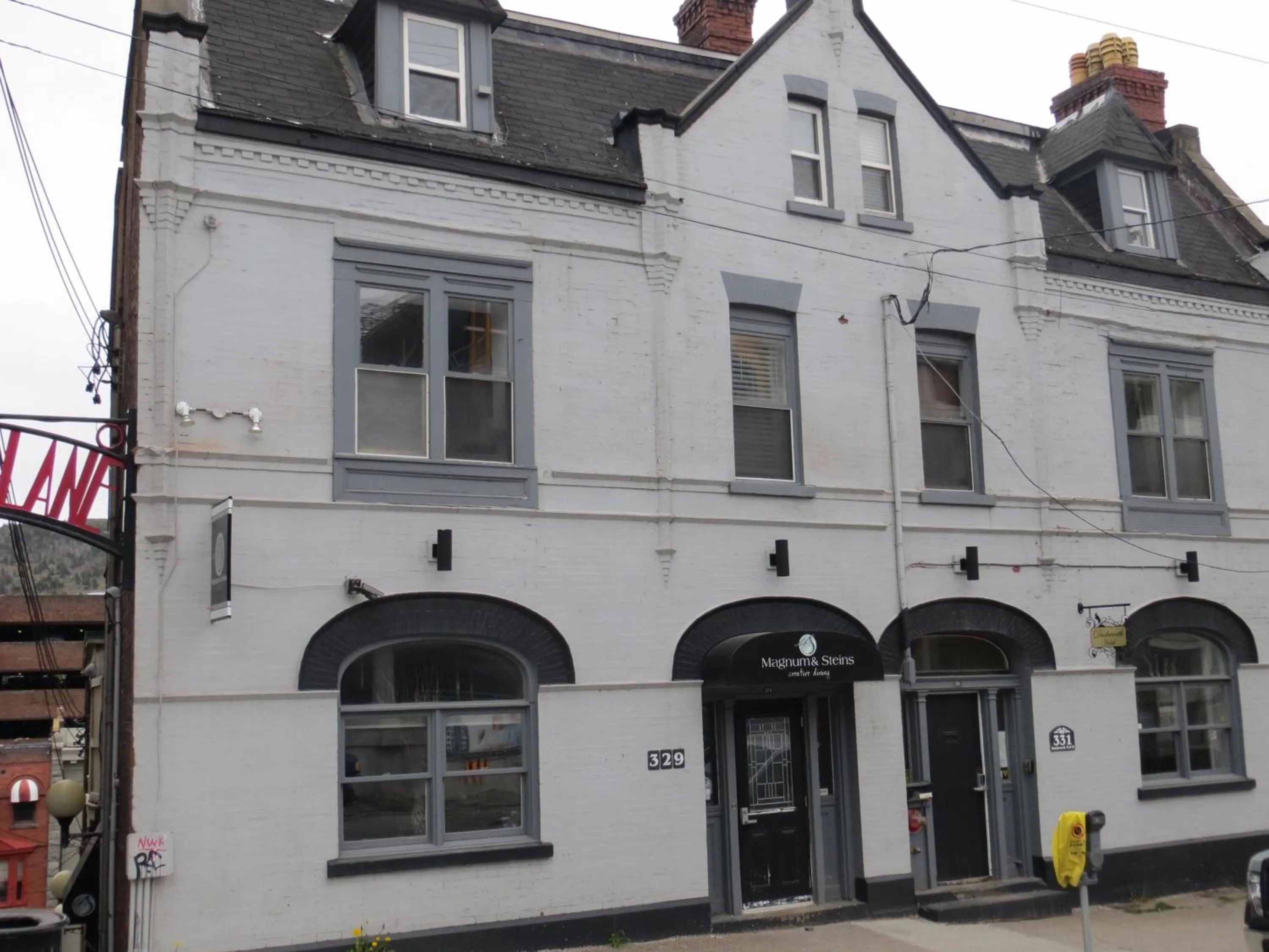 Facade/entrance in The Duckworth Inn