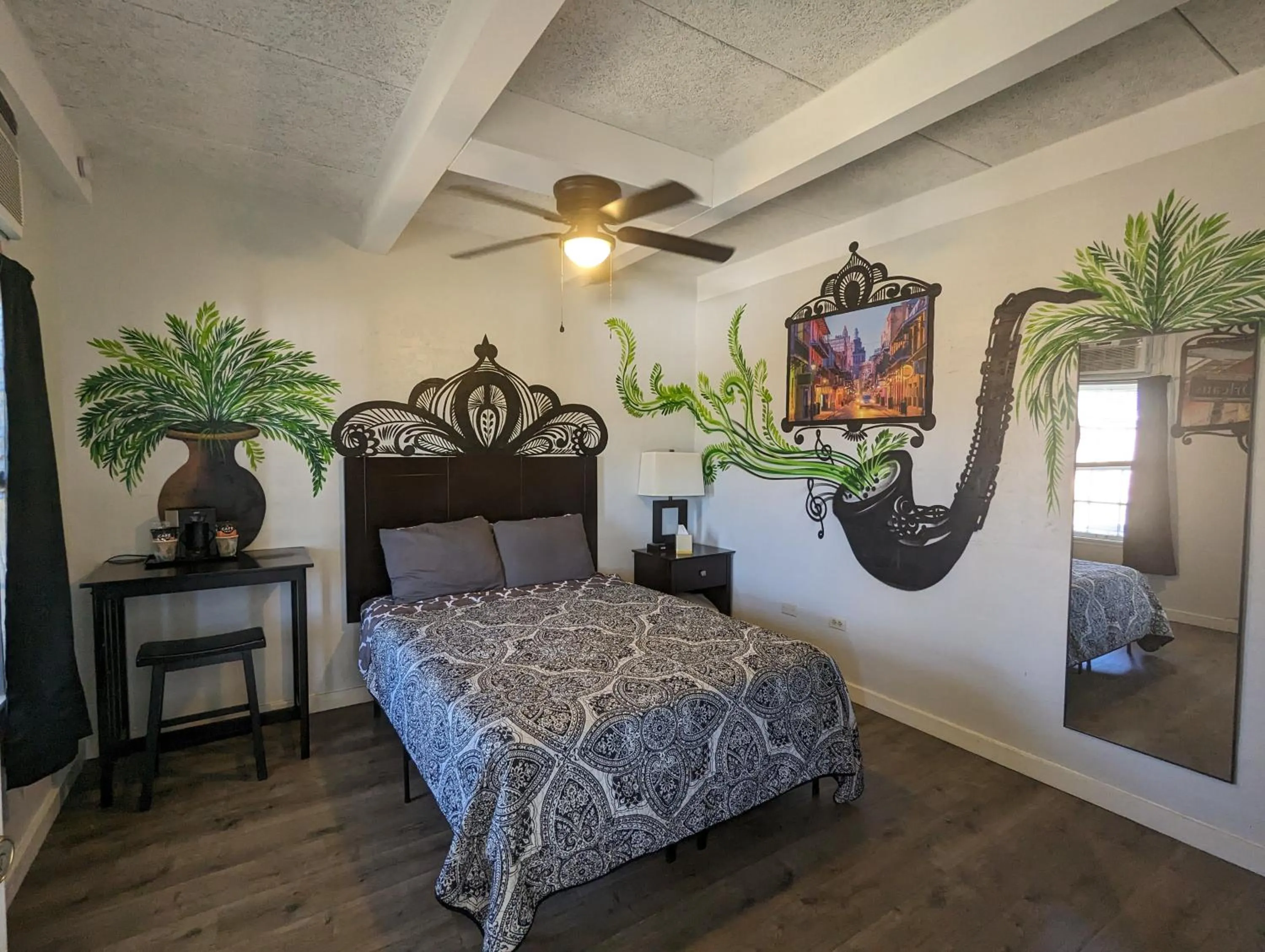 Bed in Riverboat Inn & Suites