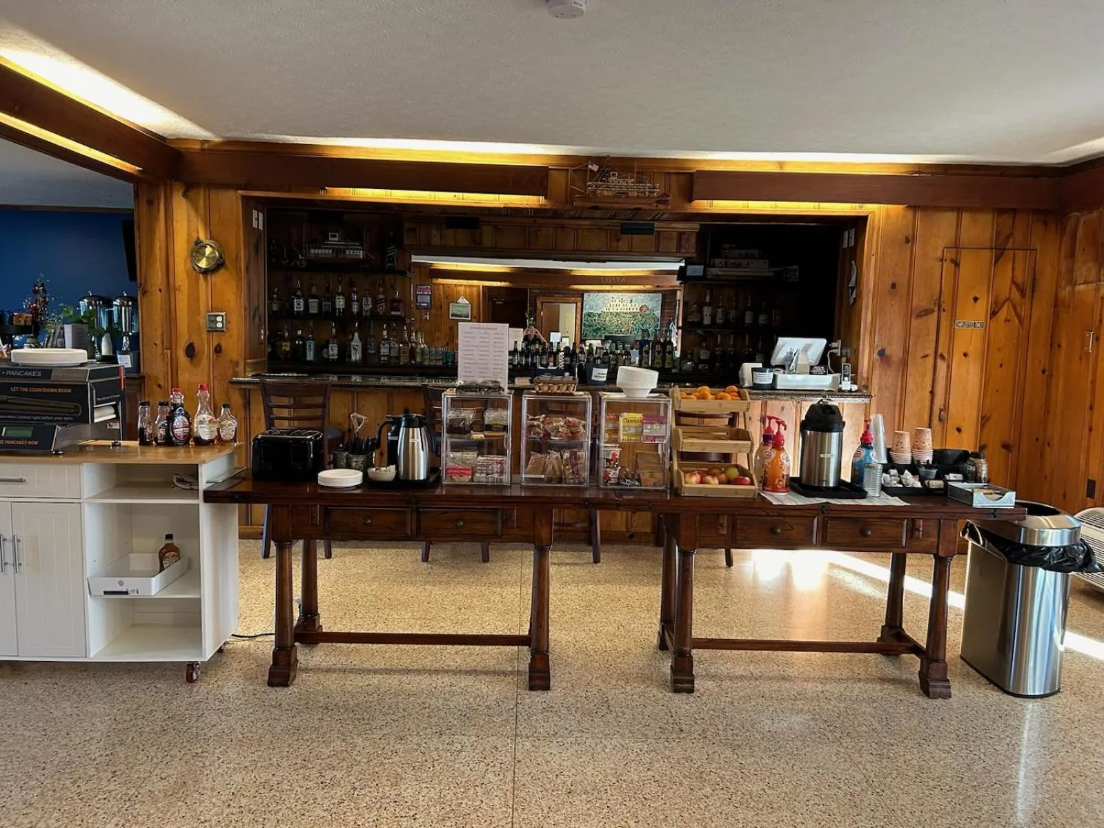 Riverboat Inn & Suites