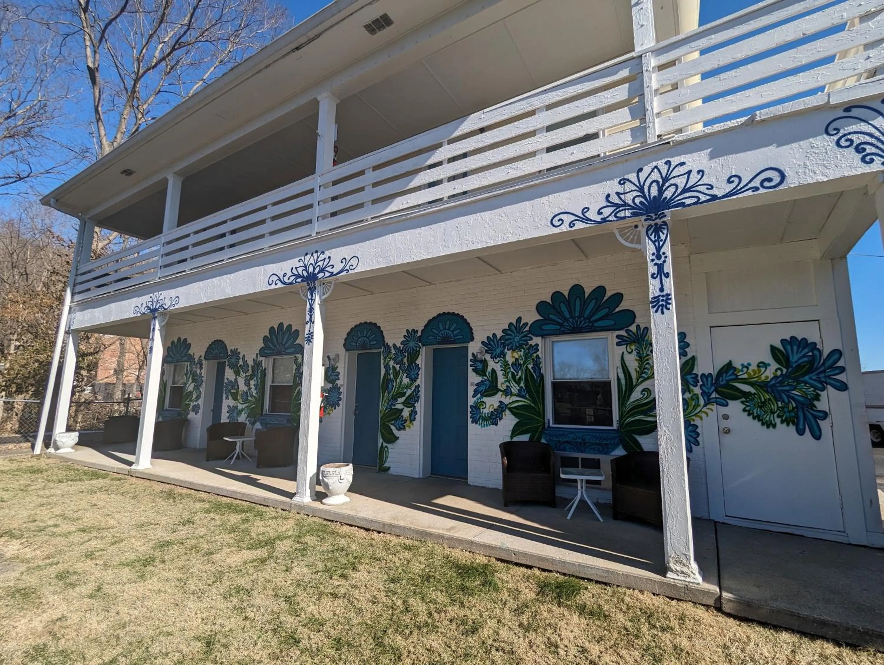 Riverboat Inn & Suites