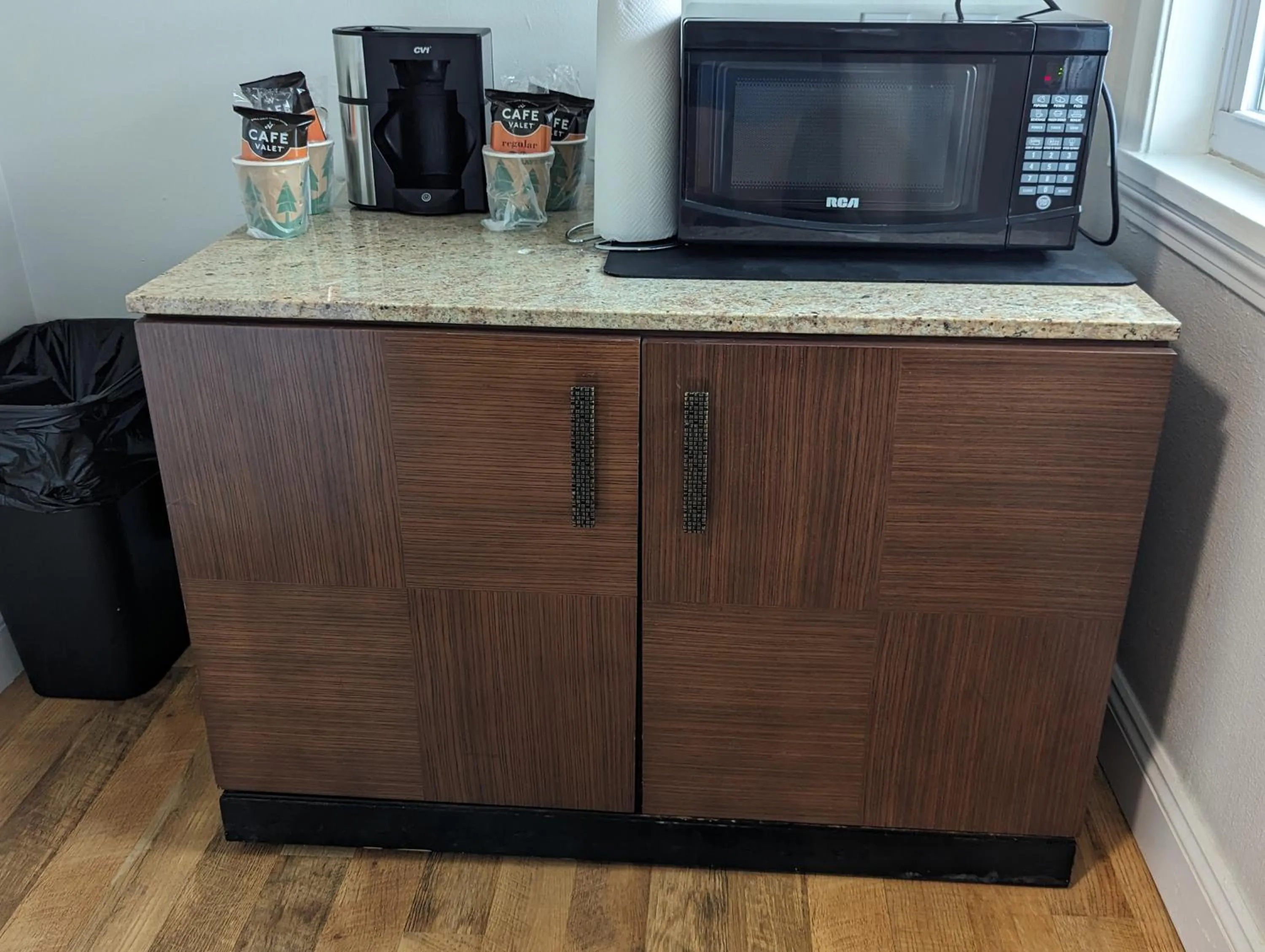 Riverboat Inn & Suites