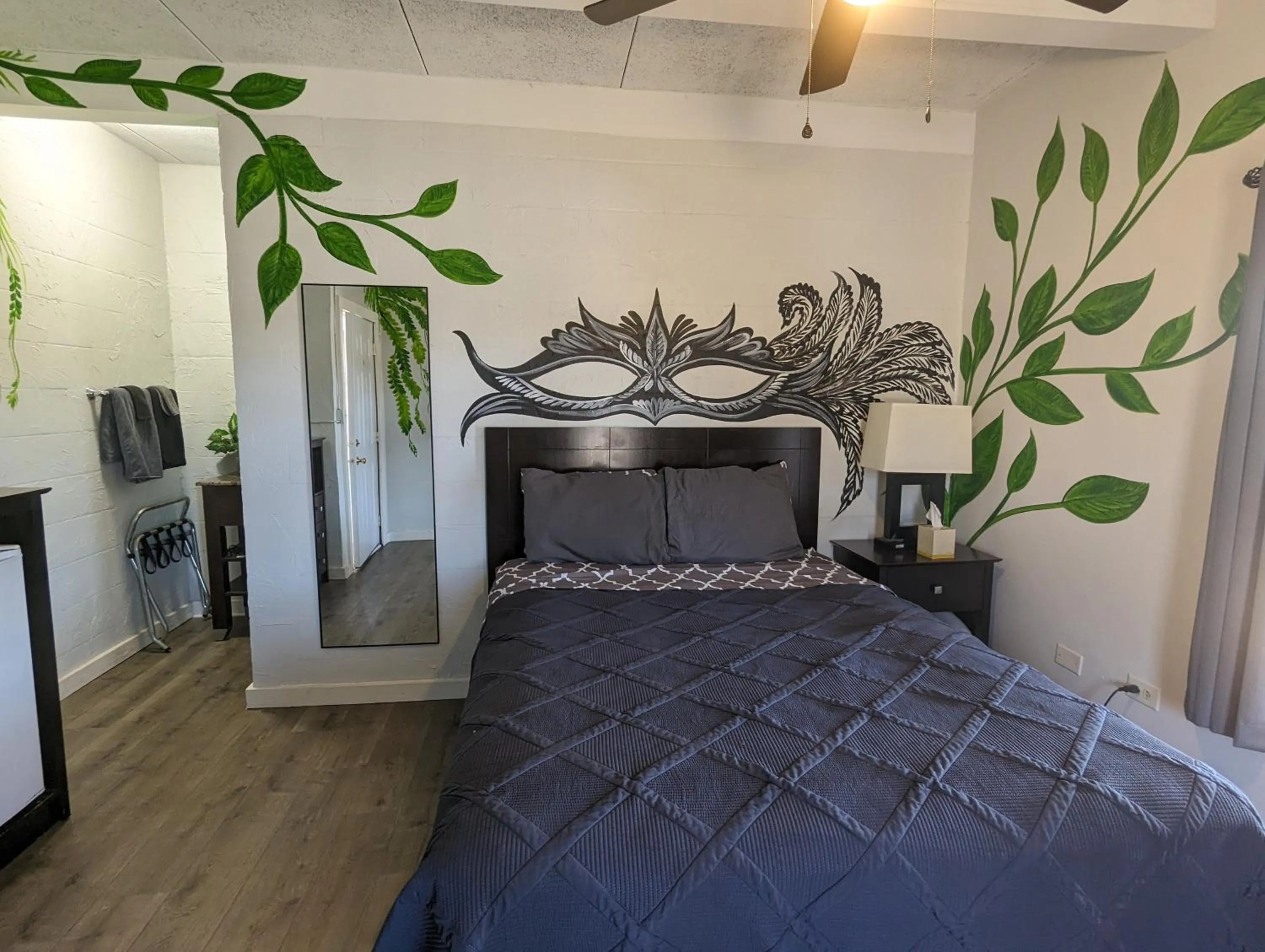 Bed in Riverboat Inn & Suites