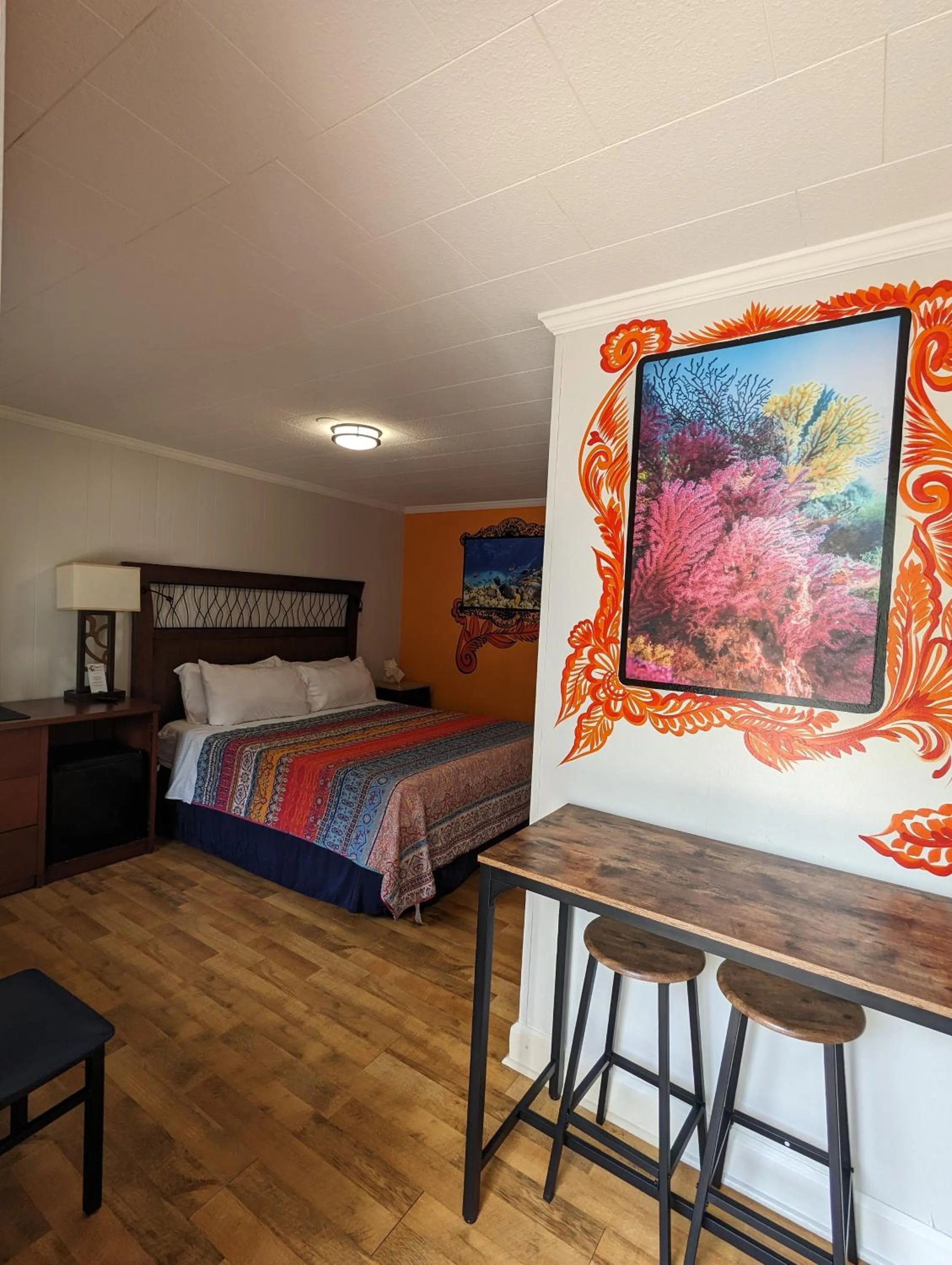 Bed in Riverboat Inn & Suites