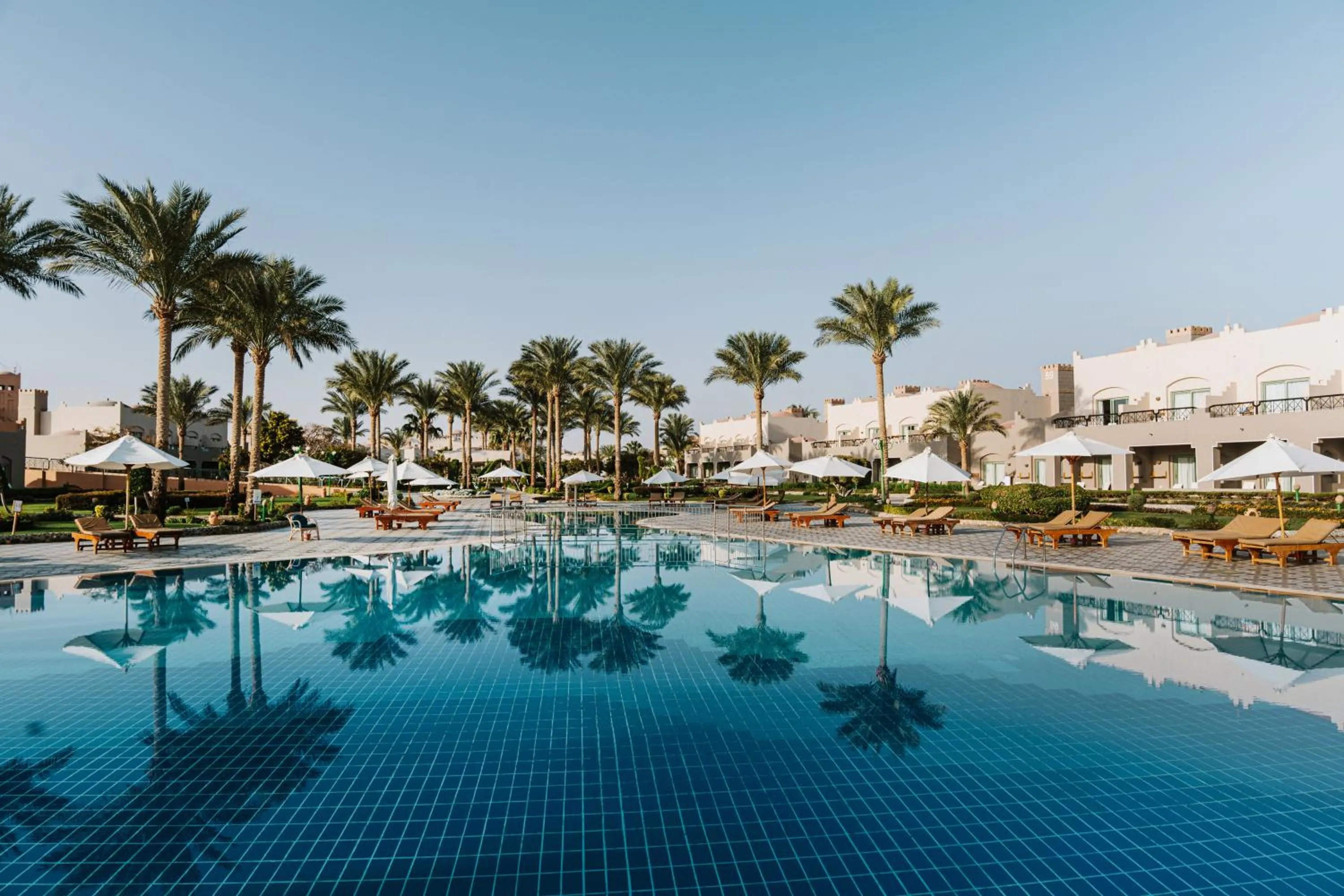 Swimming pool in Sentido Akassia Beach