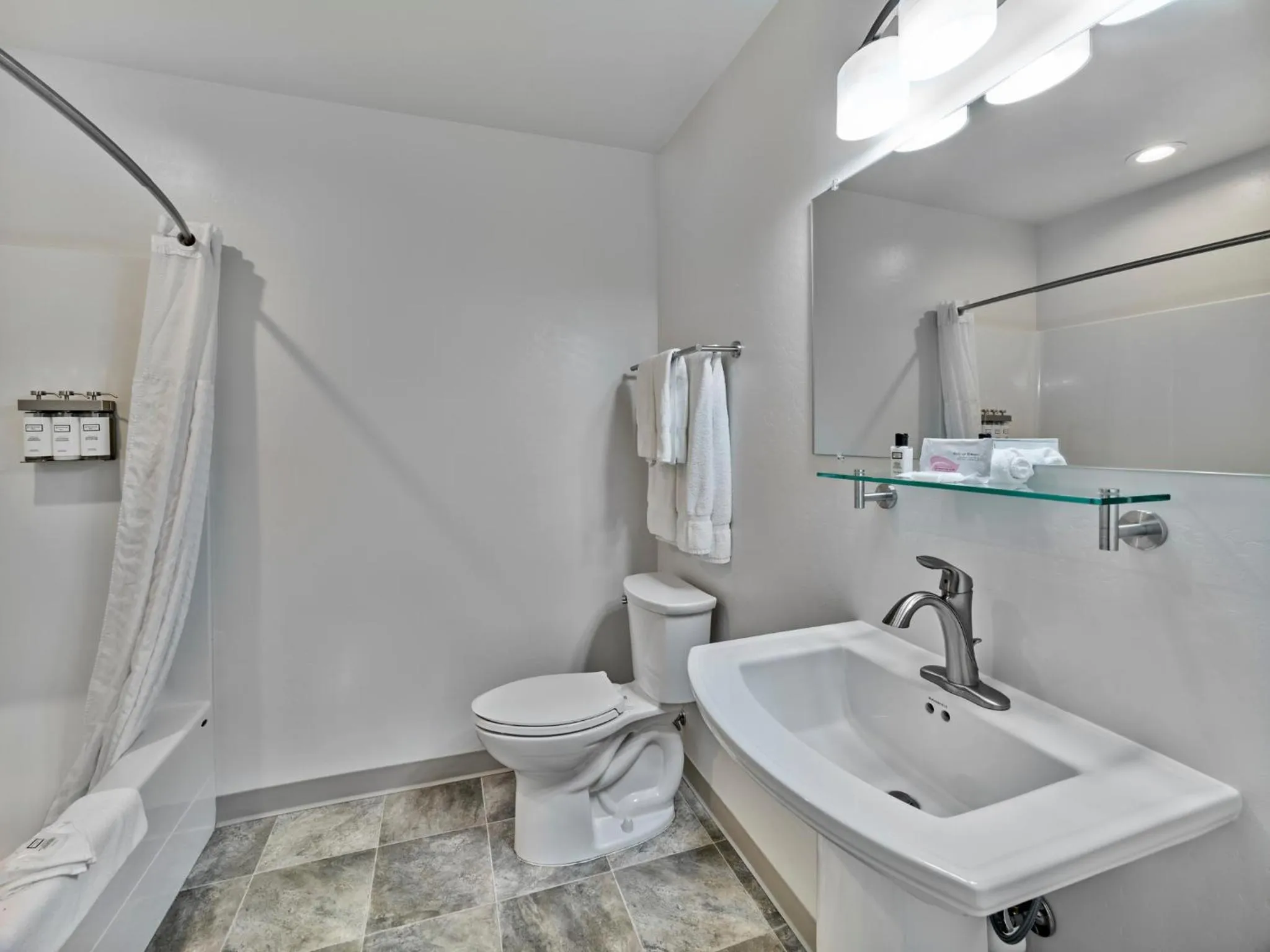 Bathroom in Roosevelt Hotel & Cabins - Yellowstone