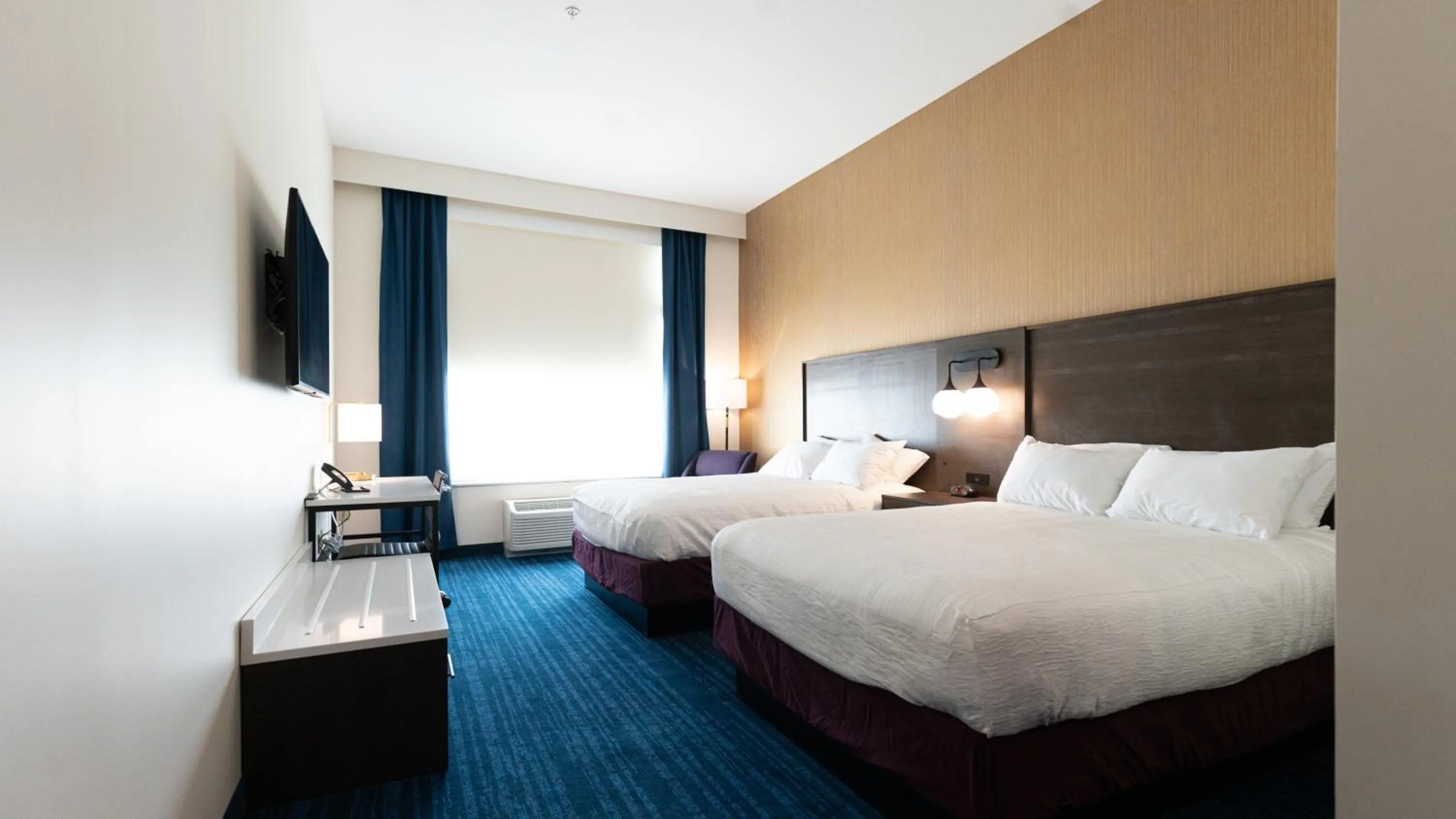 Photo of the whole room, Bed in Walker's Bluff Casino Resort